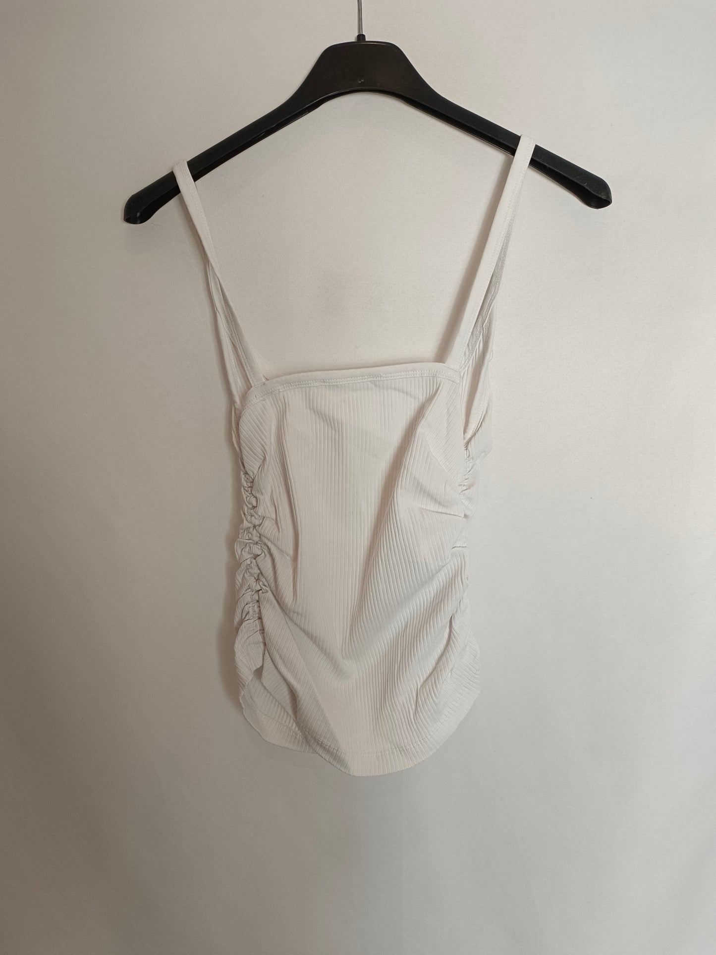 ZARA. Top blanco canalé T.xs