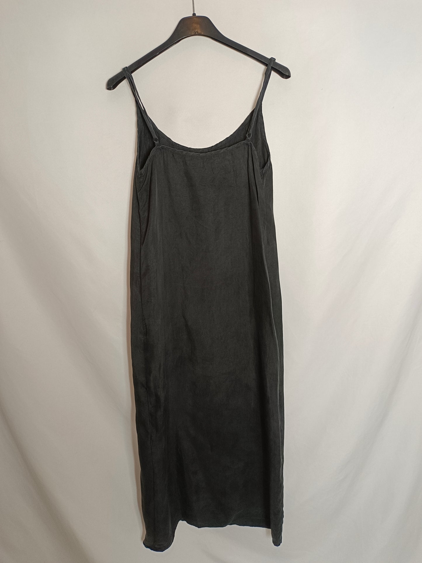ZARA. Vestido midi gris oscuro T.xs