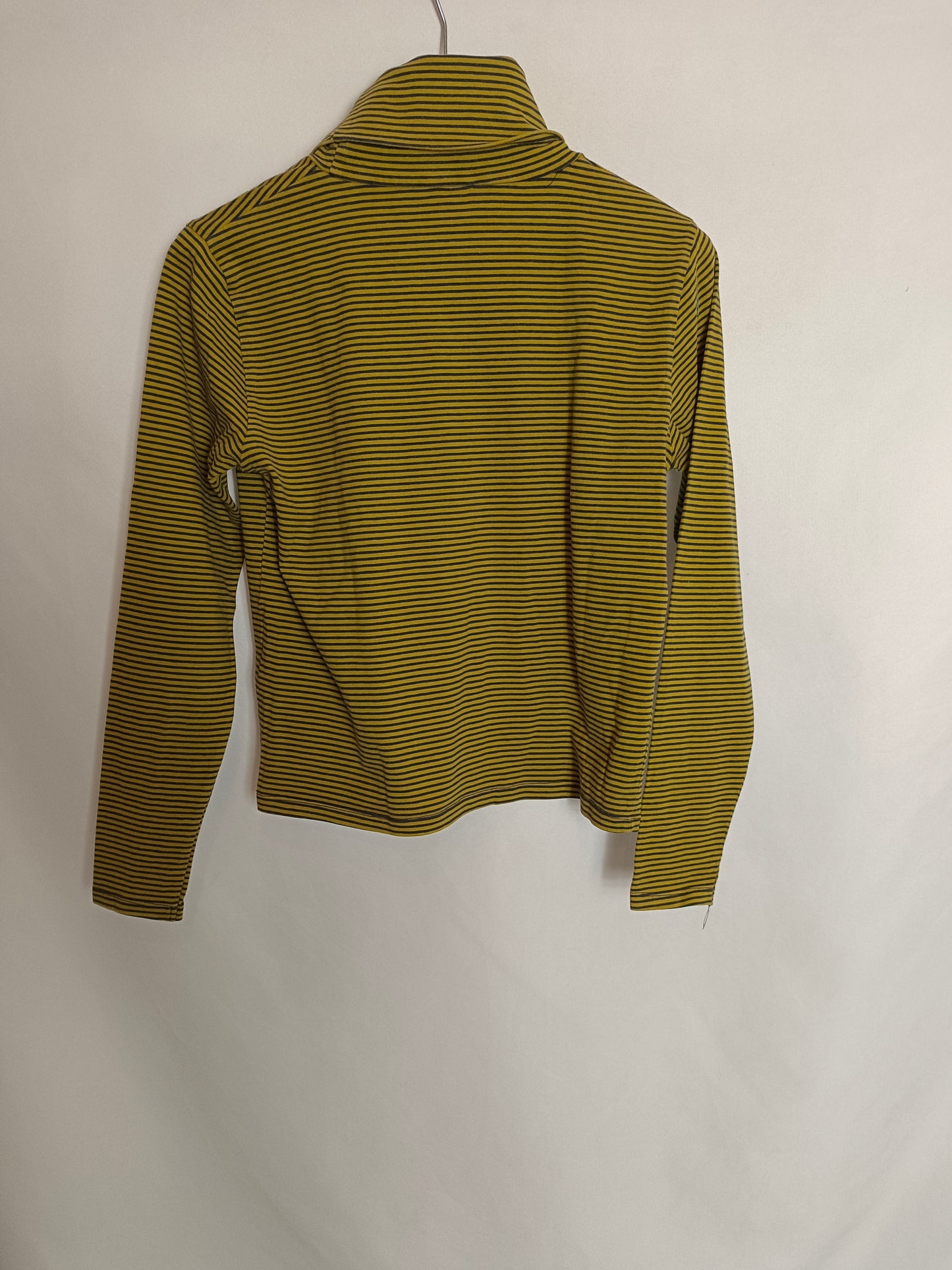 NICOLÍ. Top rayas mostaza T.s