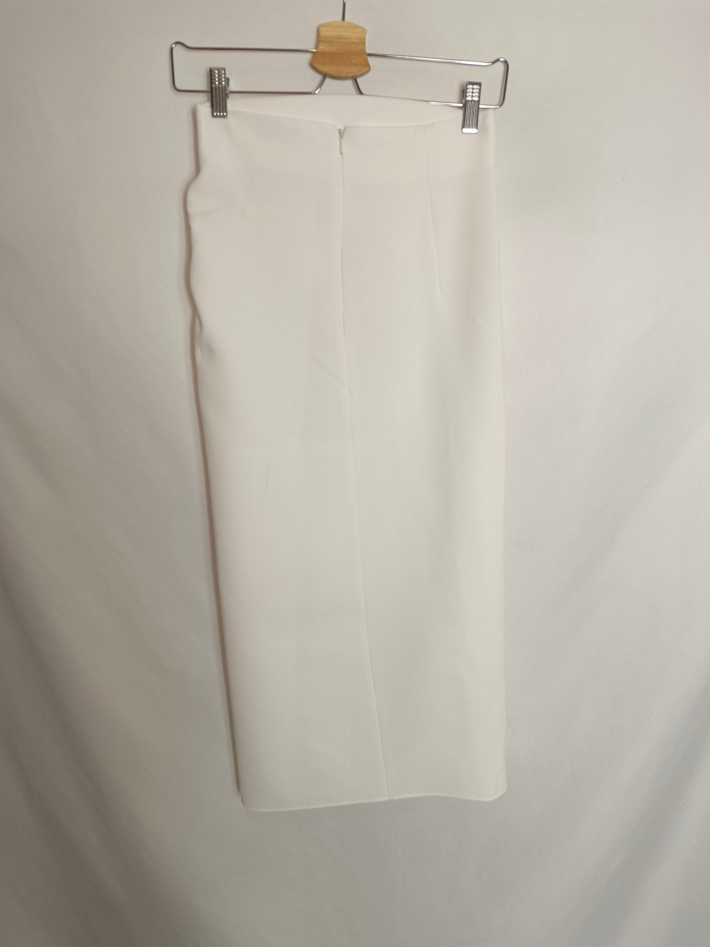 ZARA. Falda midi blanca T.s