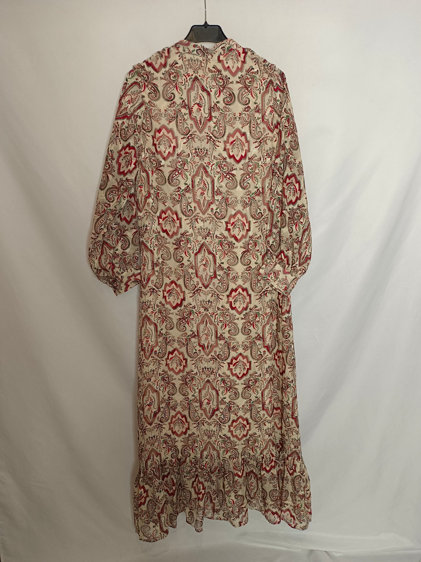 CRISTINA BEAUTIFUL LIVE. Long beige Ts dress