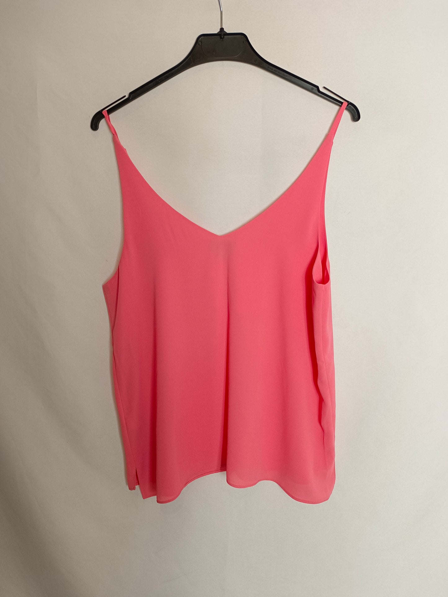 TOPSHOP. Coral fluid top T.38