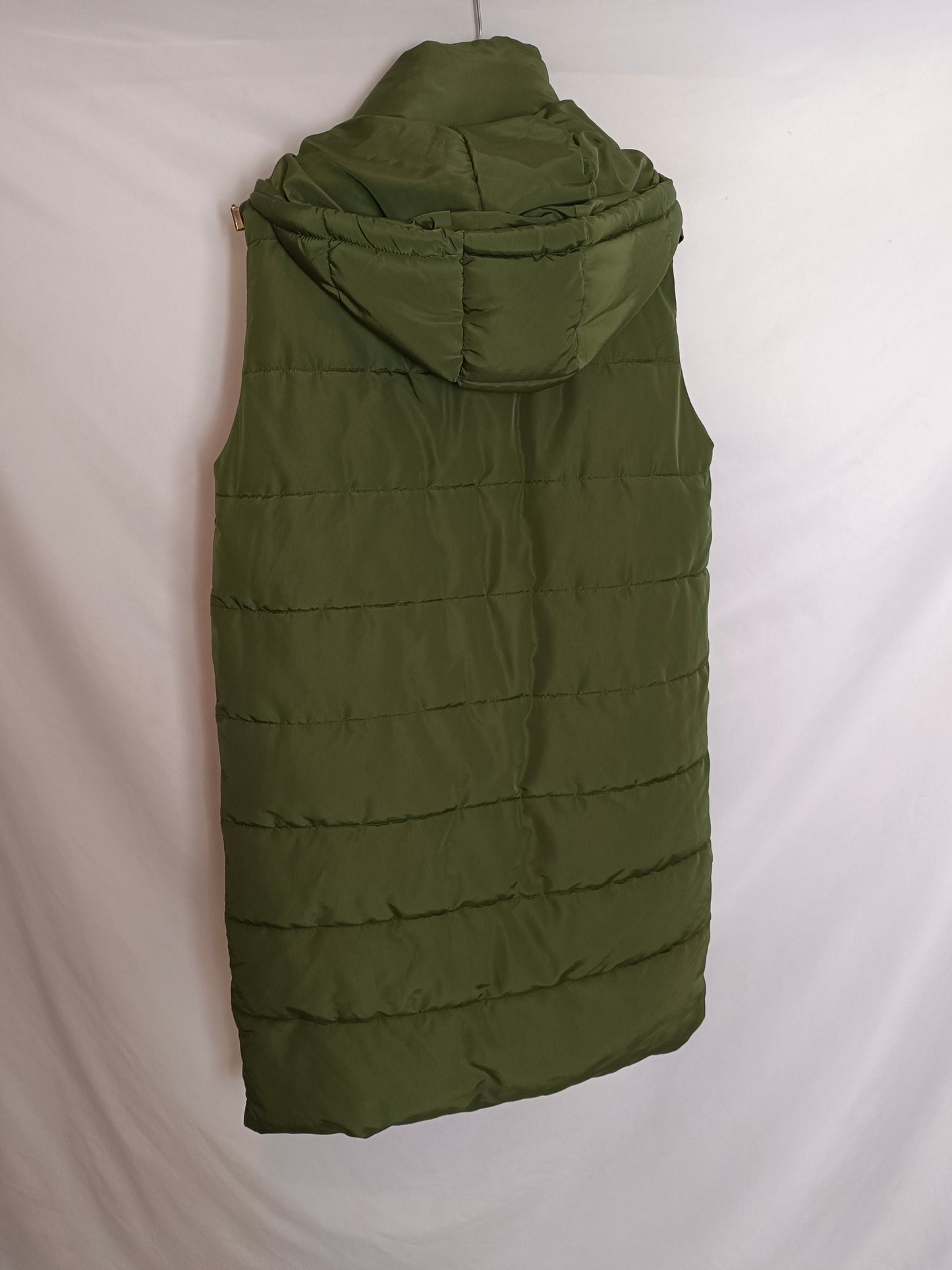 STRADIVRIUS. Plumas verde sin mangas T.s