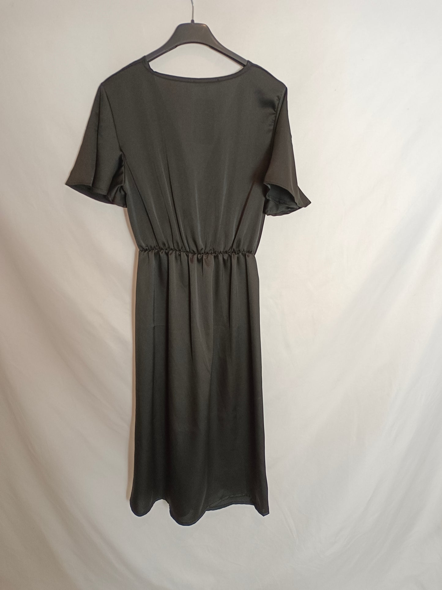 A&B SHOP. Vestido negro satinado Tu(s)