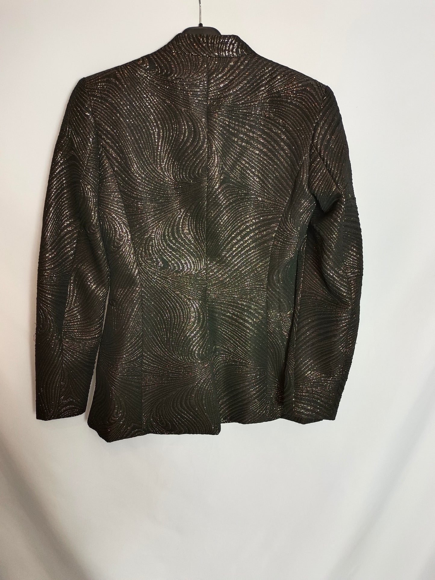ZARA. Blazer negra dorada y negra T.s