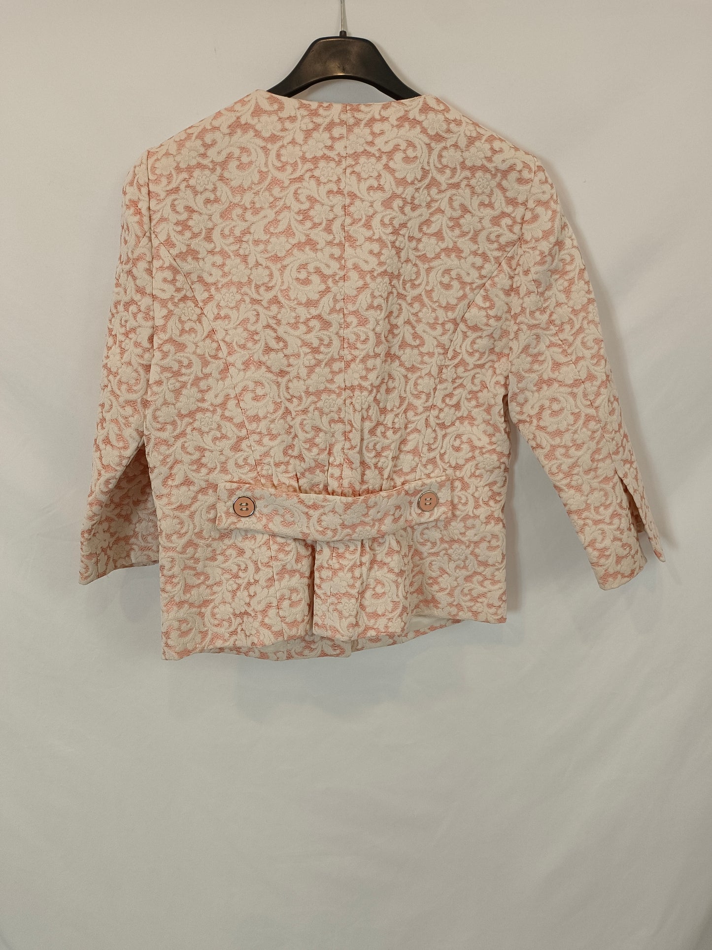 DENNY ROSE. Chaqueta rosa bordada T.s