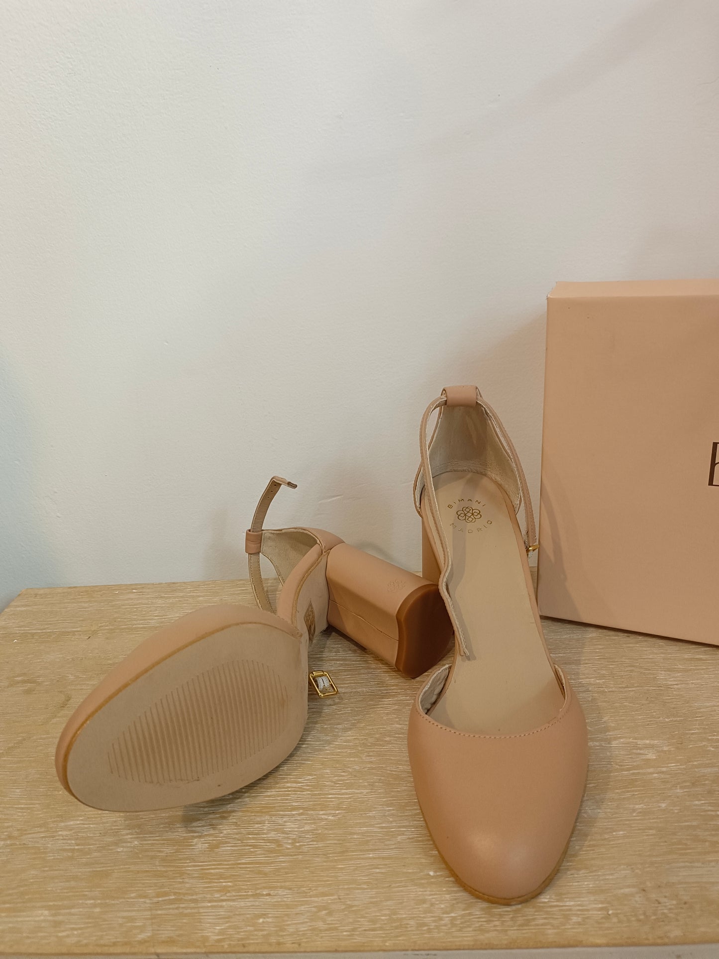 BIMANI. Zapatos rosas tacón T.38