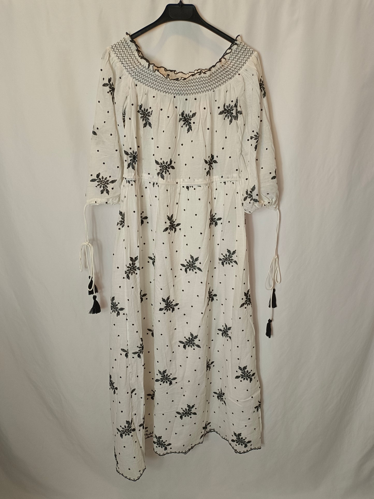 ZARA. Vestido largo bordado T.m