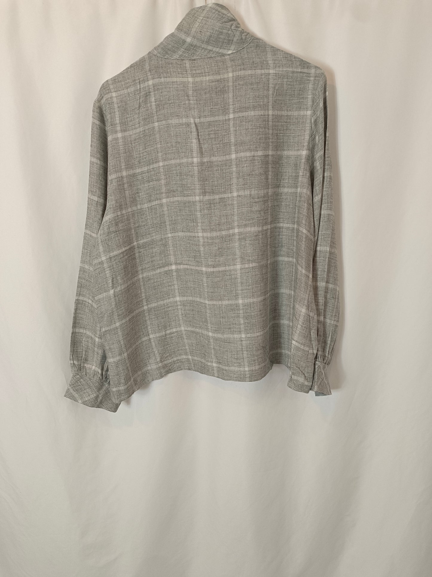 ZARA. Gray checked blouse Tl