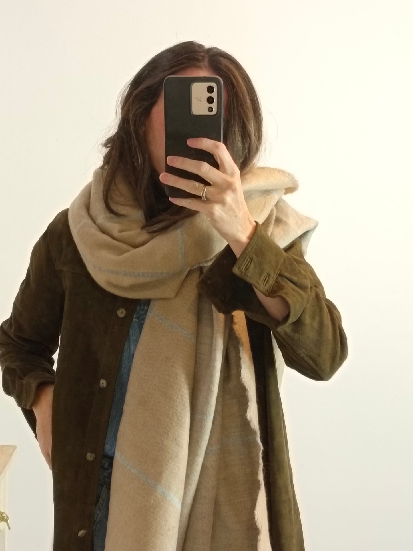 ZARA. bufanda beige cuadros