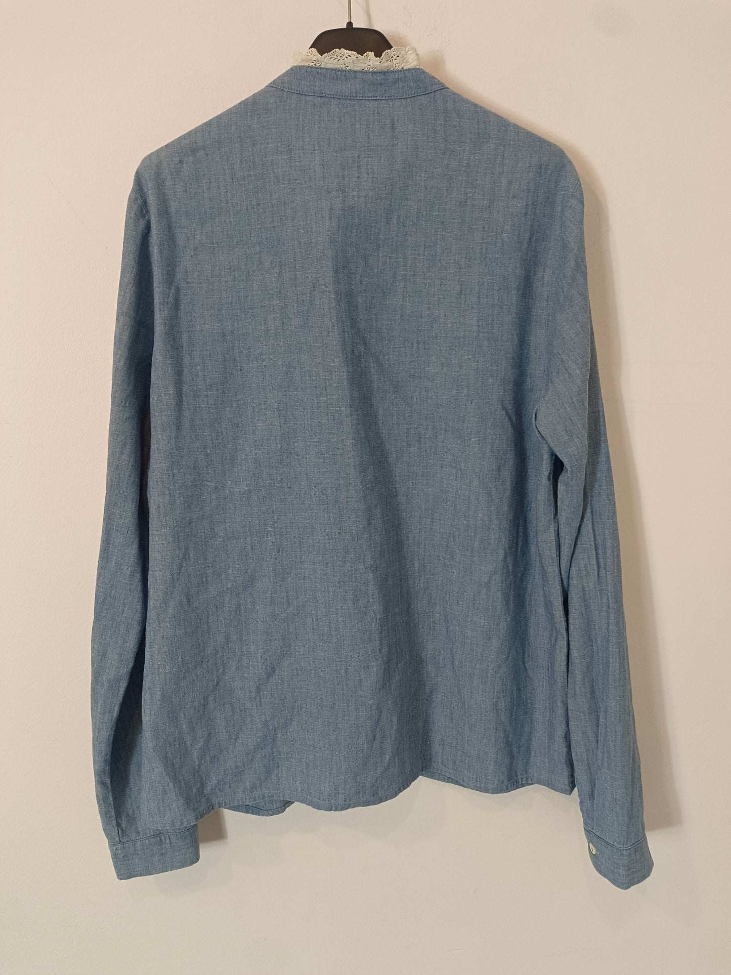 SEZANE. Blue blouse with lace detail, size 40
