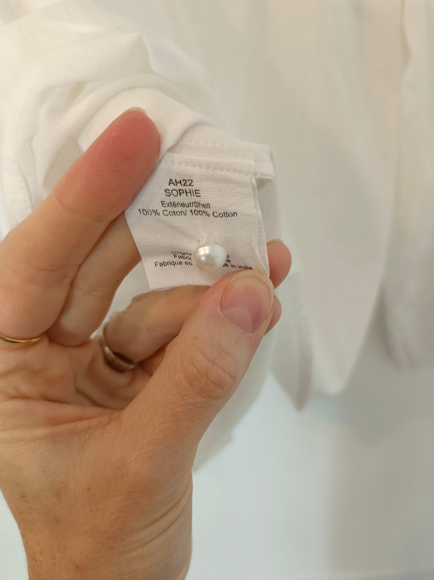 LA PETITE MENDIGOTE. Blusa blanca troquelada T.s