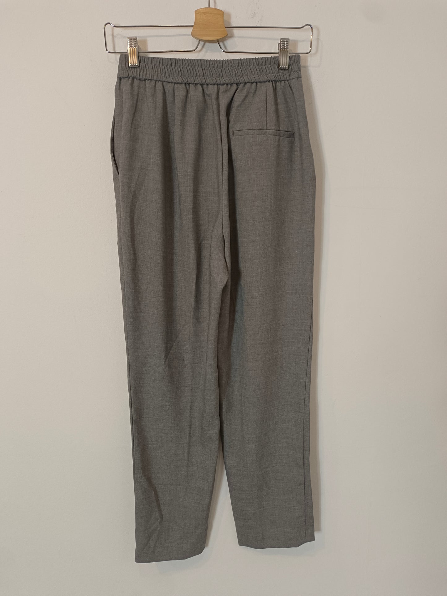 ZARA. Pantalón gris fluido T.xs