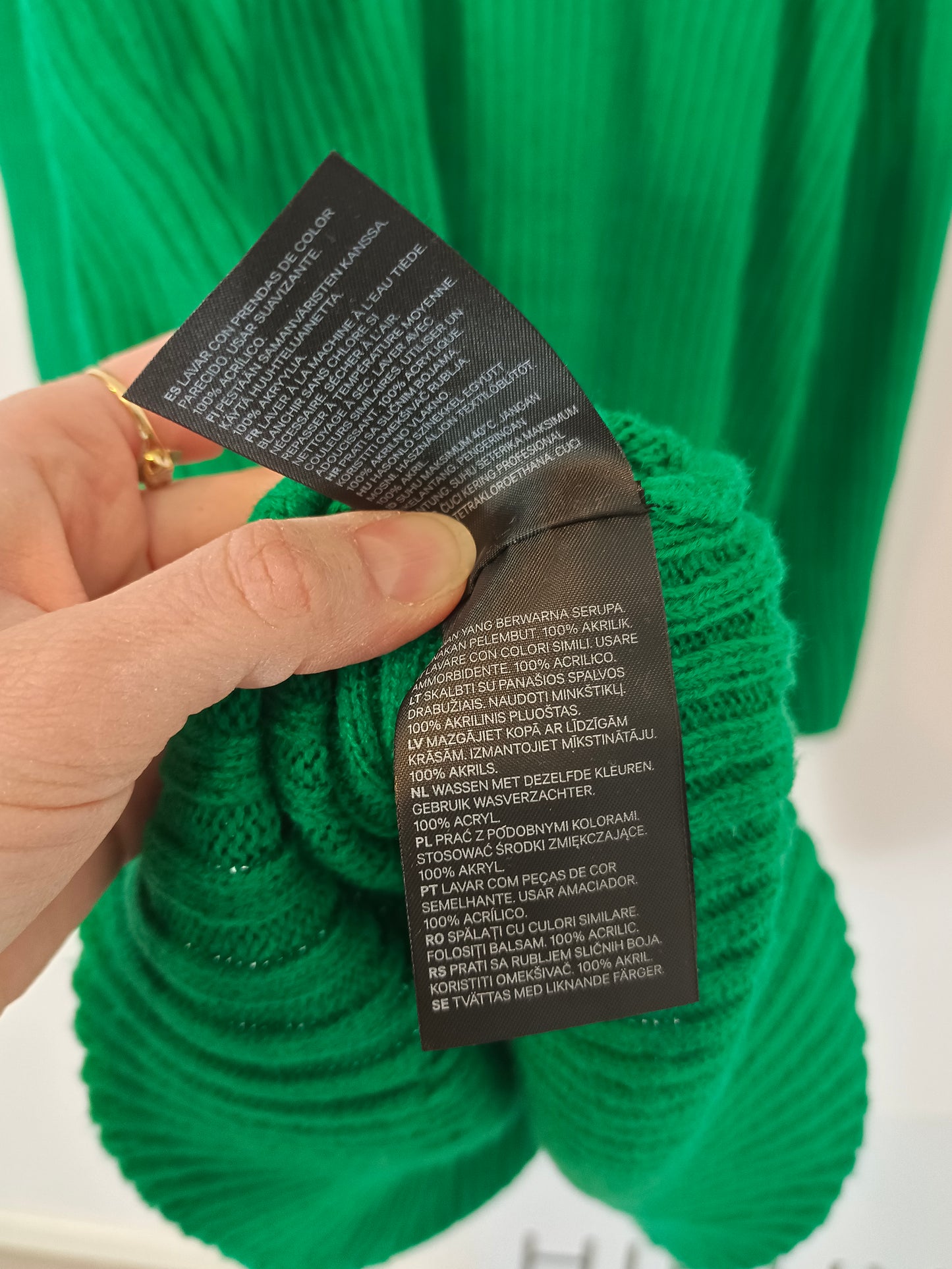 H&M. Jersey canalé verde largo T.s