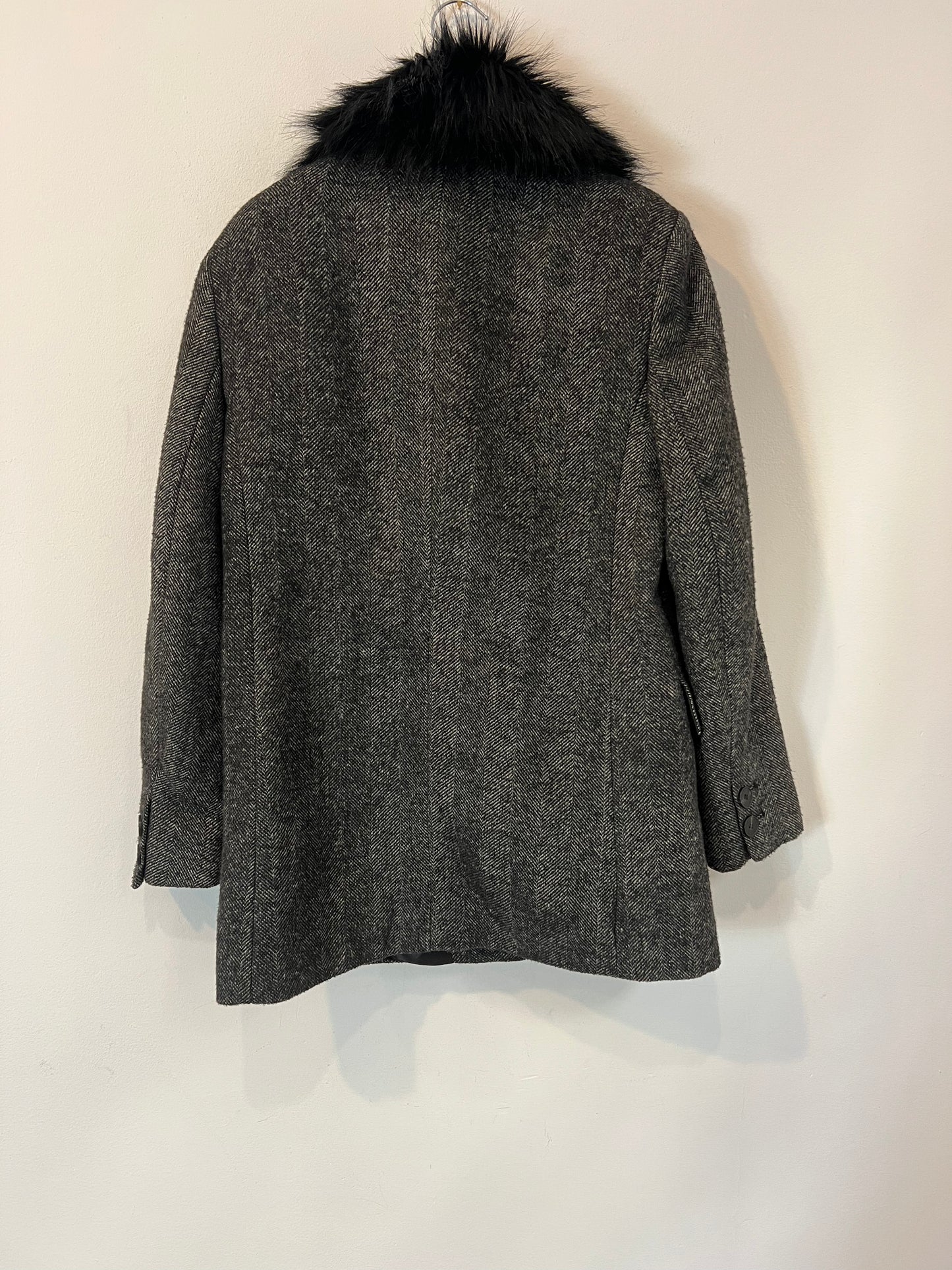 ZARA. Abrigo gris espiga