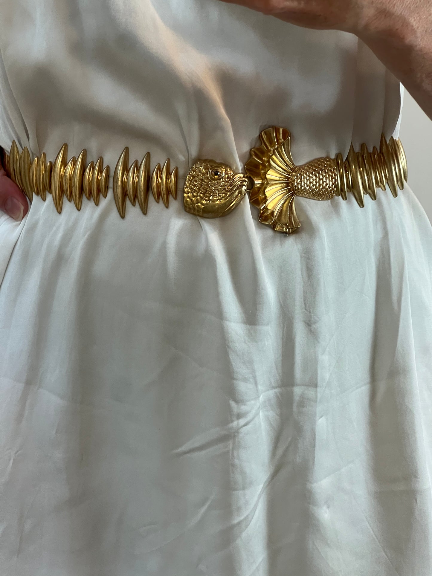 OTRAS. Cinturón dorados pez