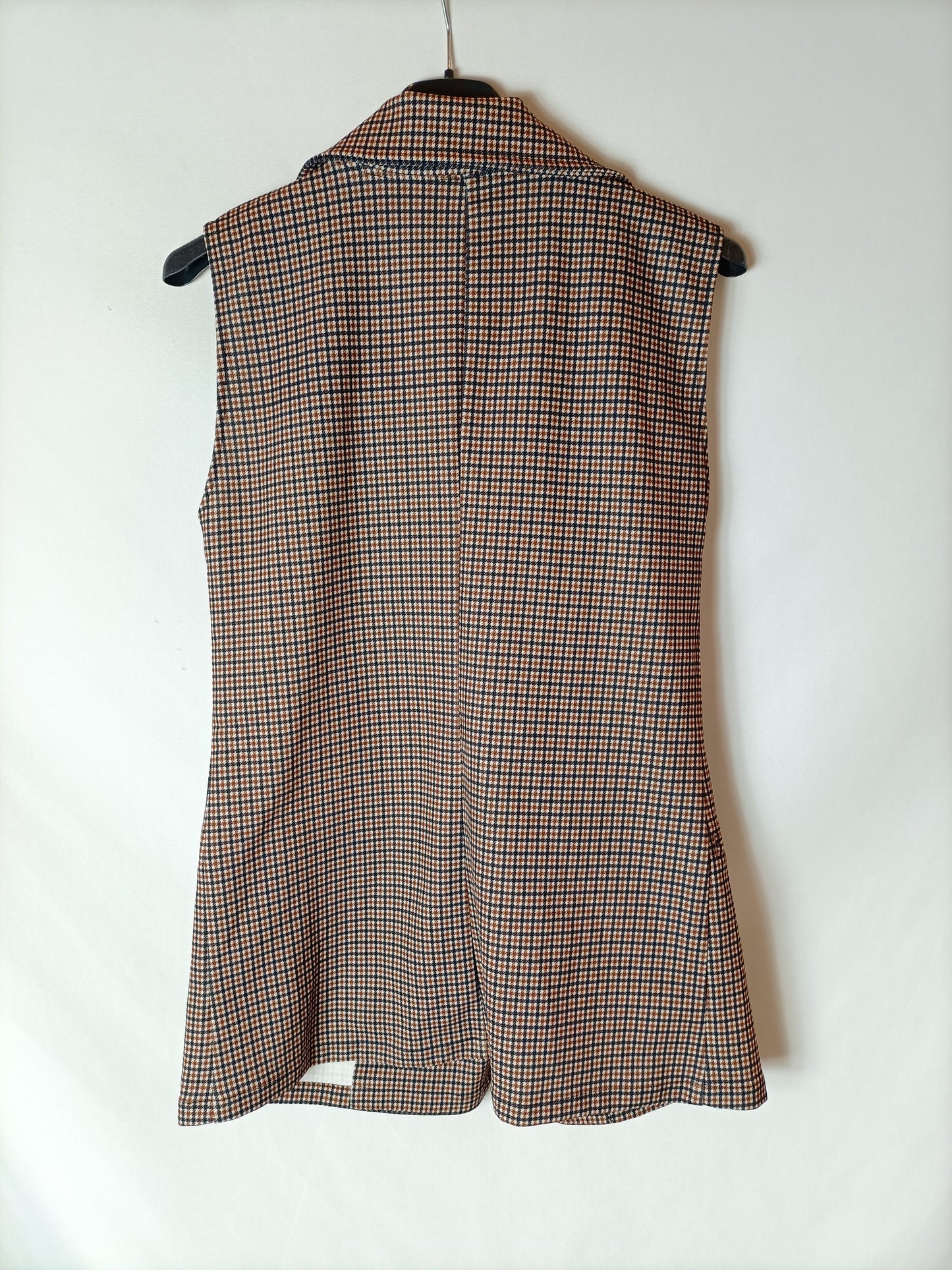 OTHERS. Blue and brown houndstooth vest. YOUR