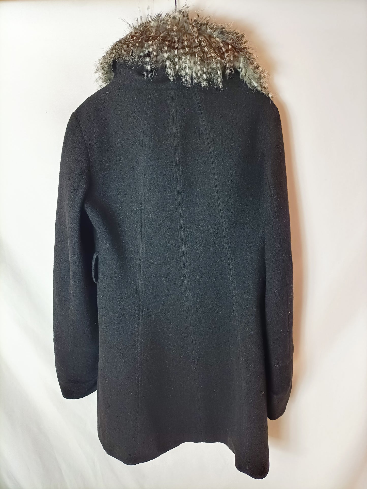 MAXMARA. Abrigo negro cuello pelo. T XL (M)