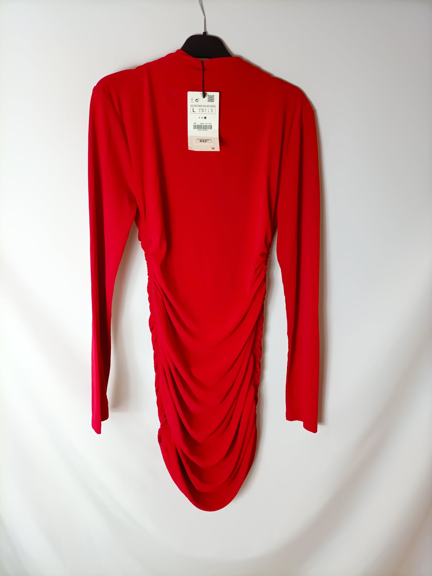 ZARA. Vestido rojo entallado. T L