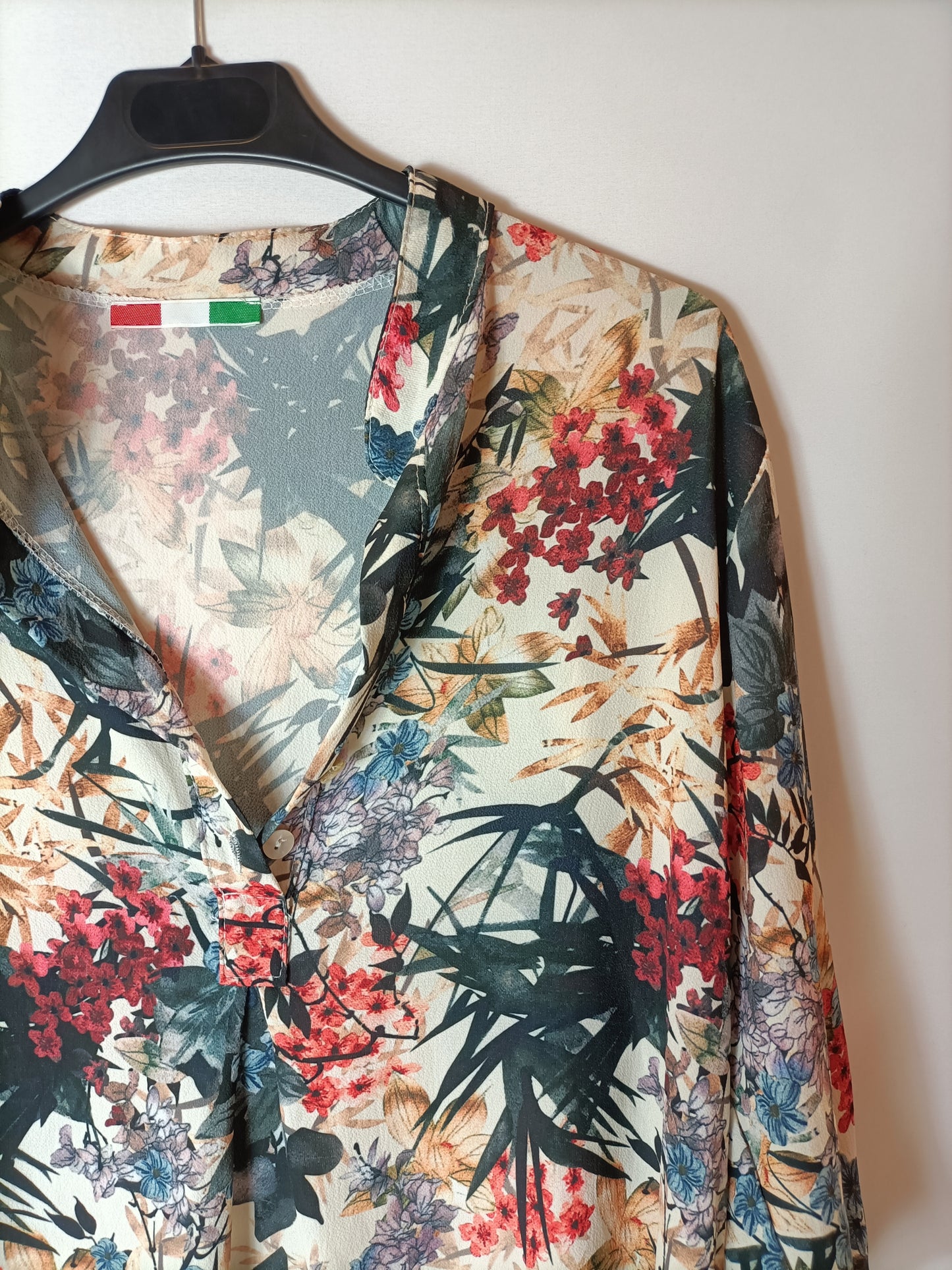OTHERS. Beige floral blouse Your (s/m)