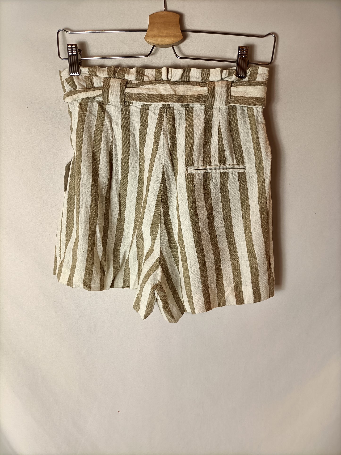 STRADIVARIUS. Striped shorts size 36