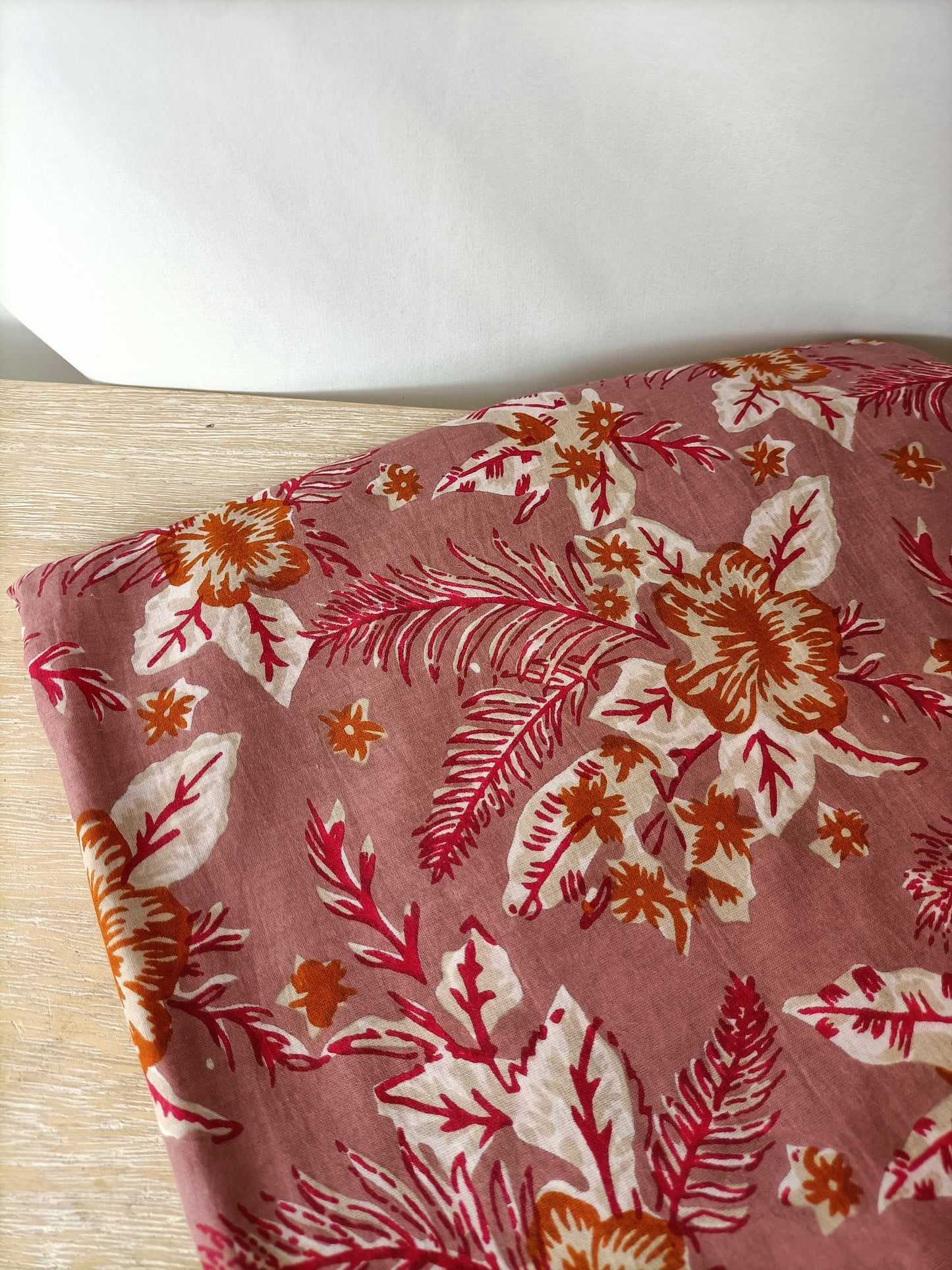 BOUGAINVILIA. Pink floral pareo