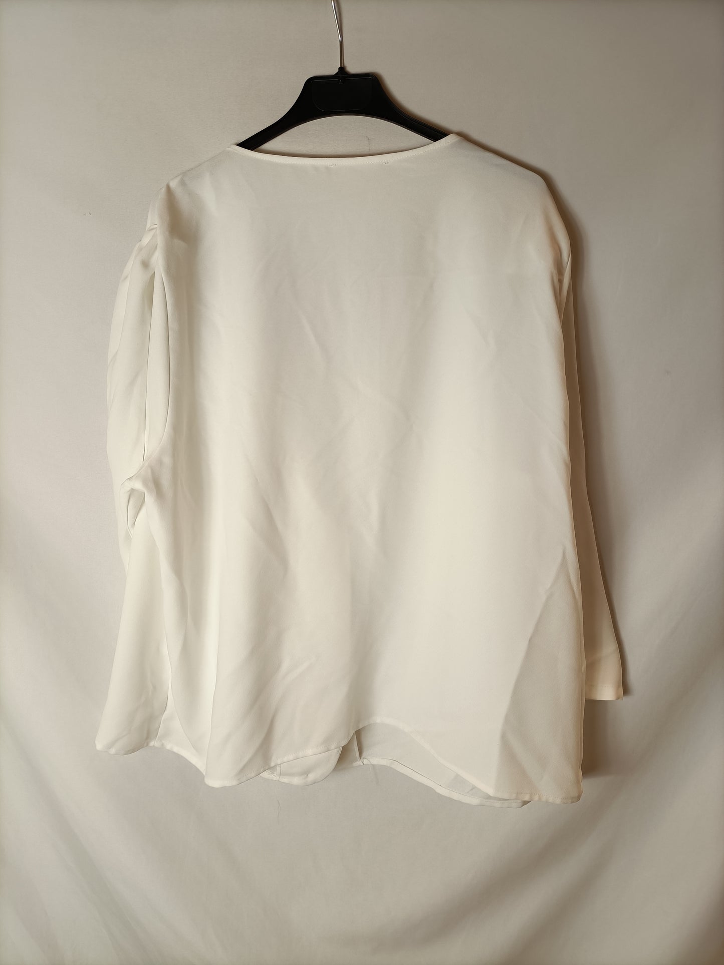 WHITE&ONE. White crossed blouse Tu (xxl)
