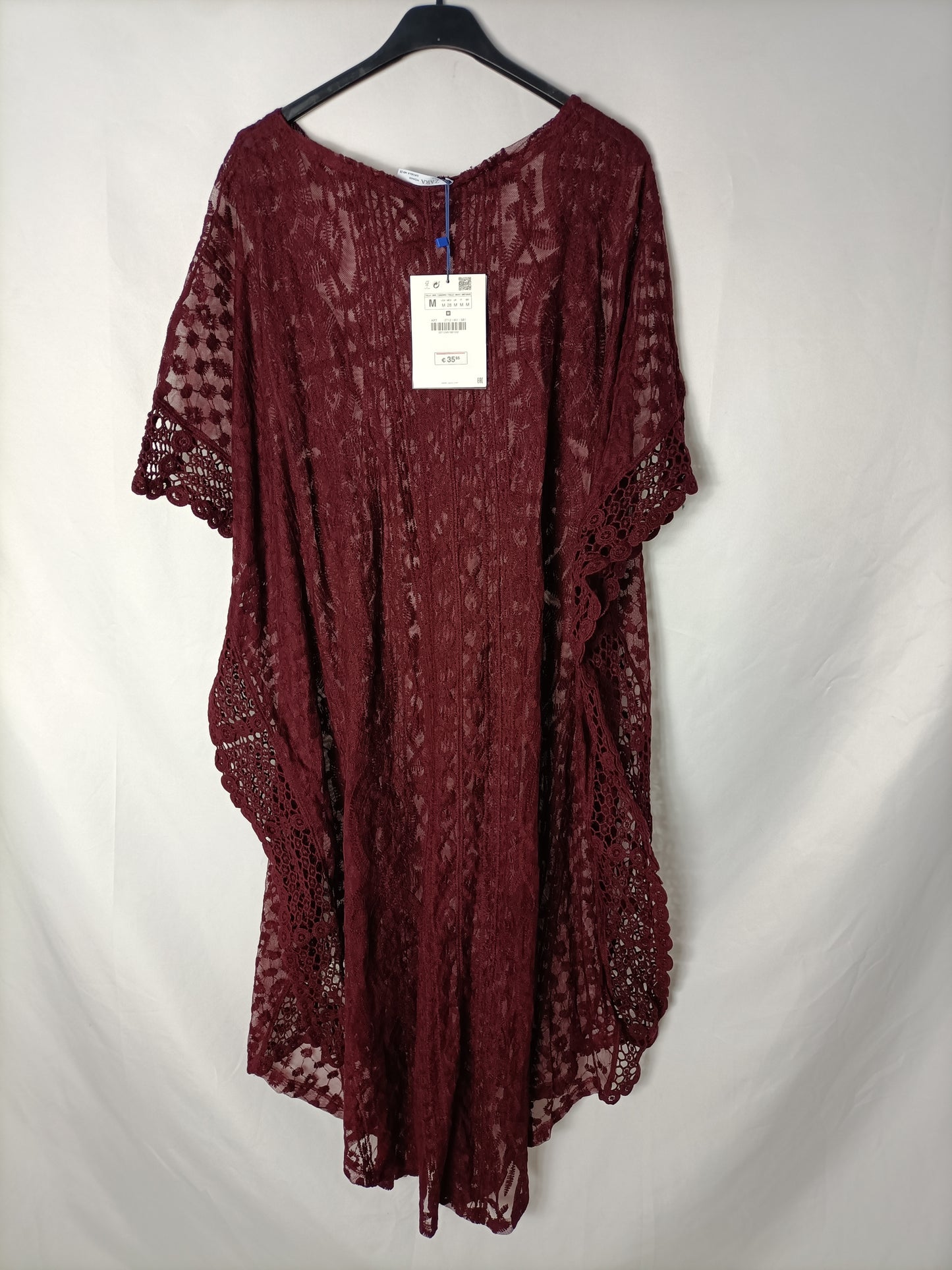 ZARA. Vestido estilo caftán semi transparente burdeos. T M