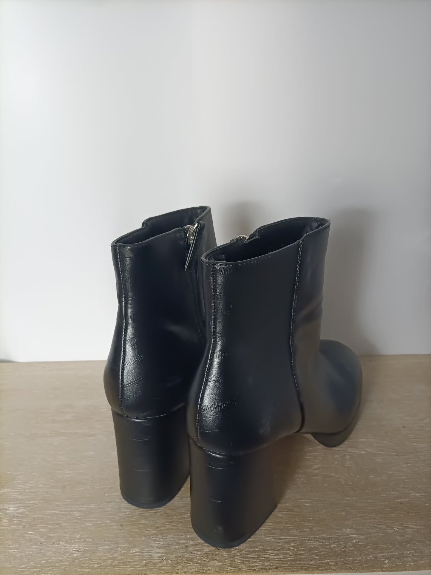 TOPSHOP. Botines negros tacón T.42