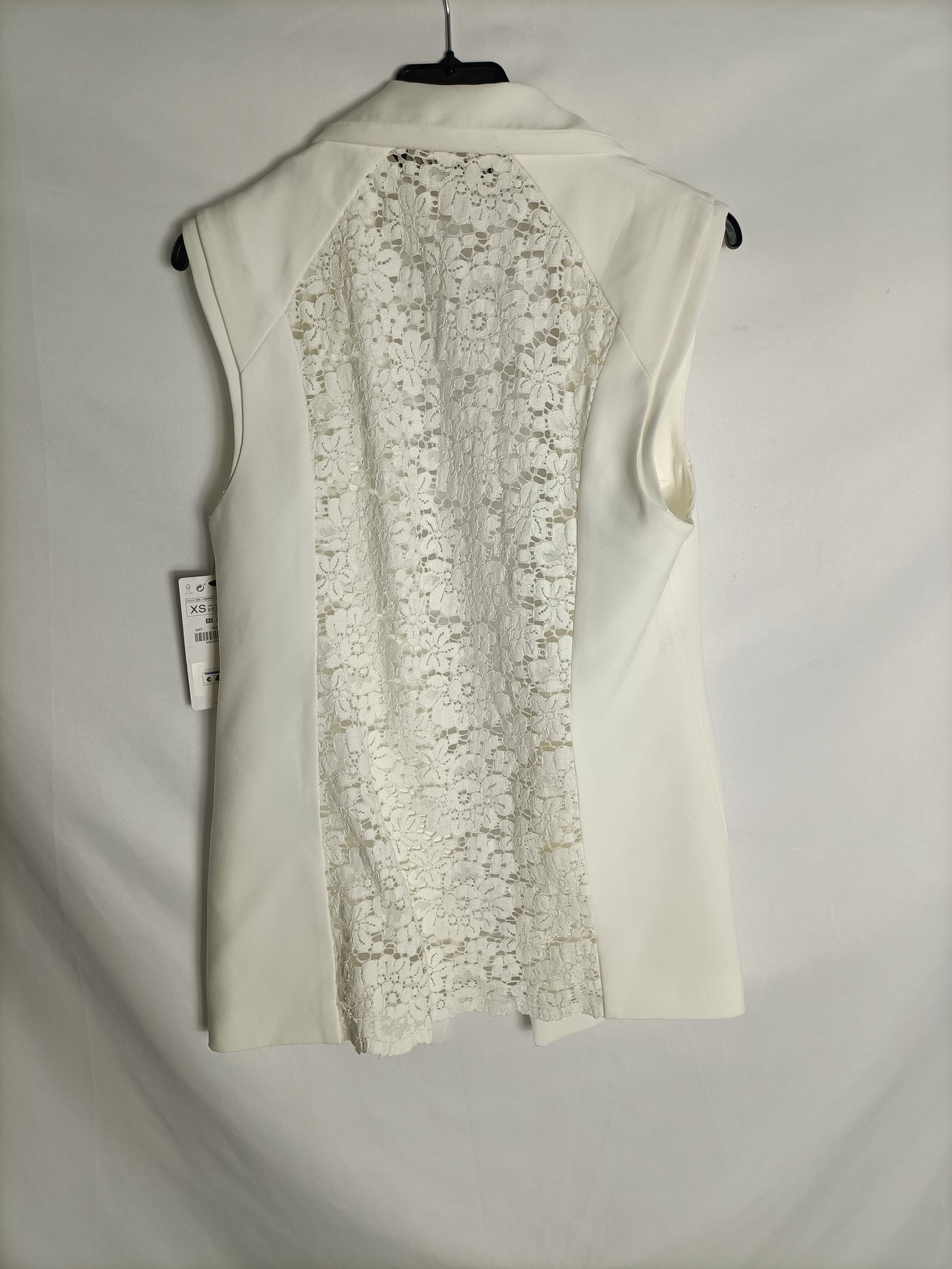 ZARA.White vest with lace detail S.XS