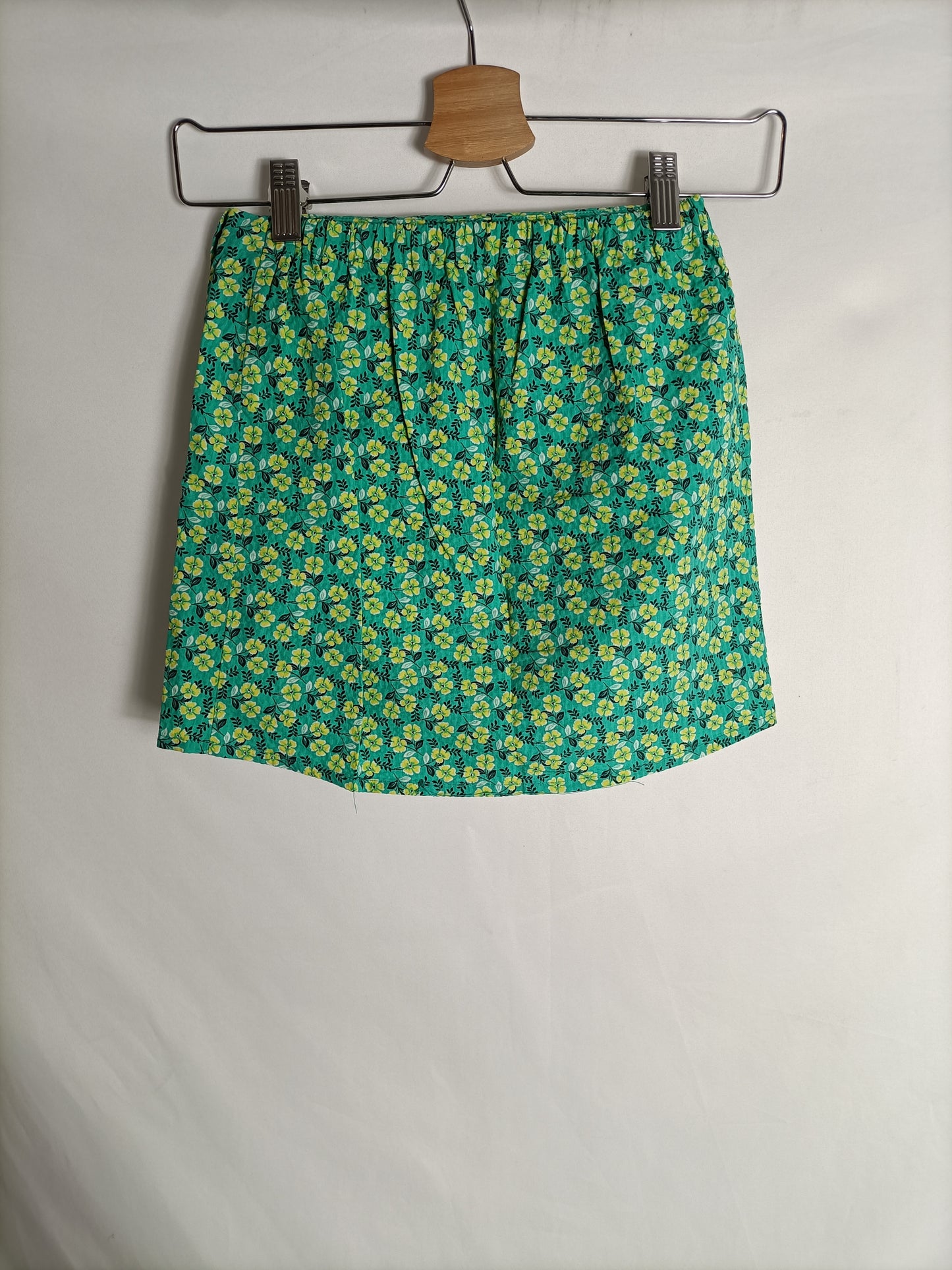 ZARA. Green floral skirt, size 9 years