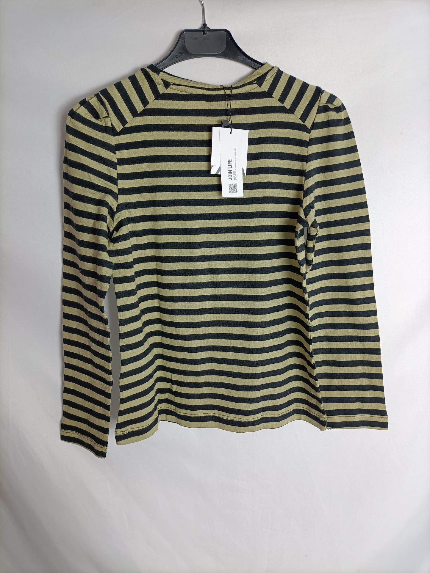 ZARA. Beige and black striped T-shirt, size 10 years