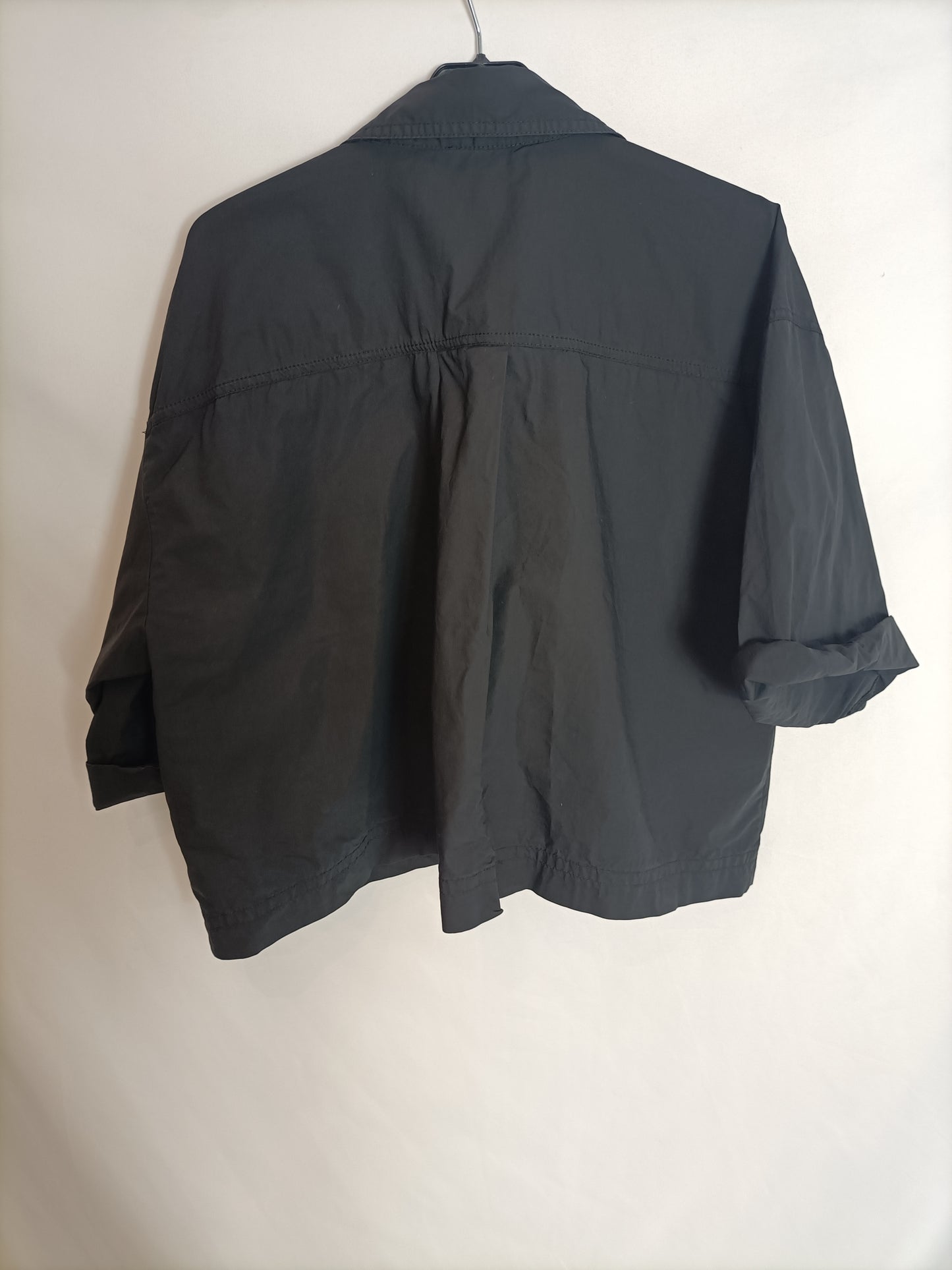 ZARA. Camisa negra corta T.m