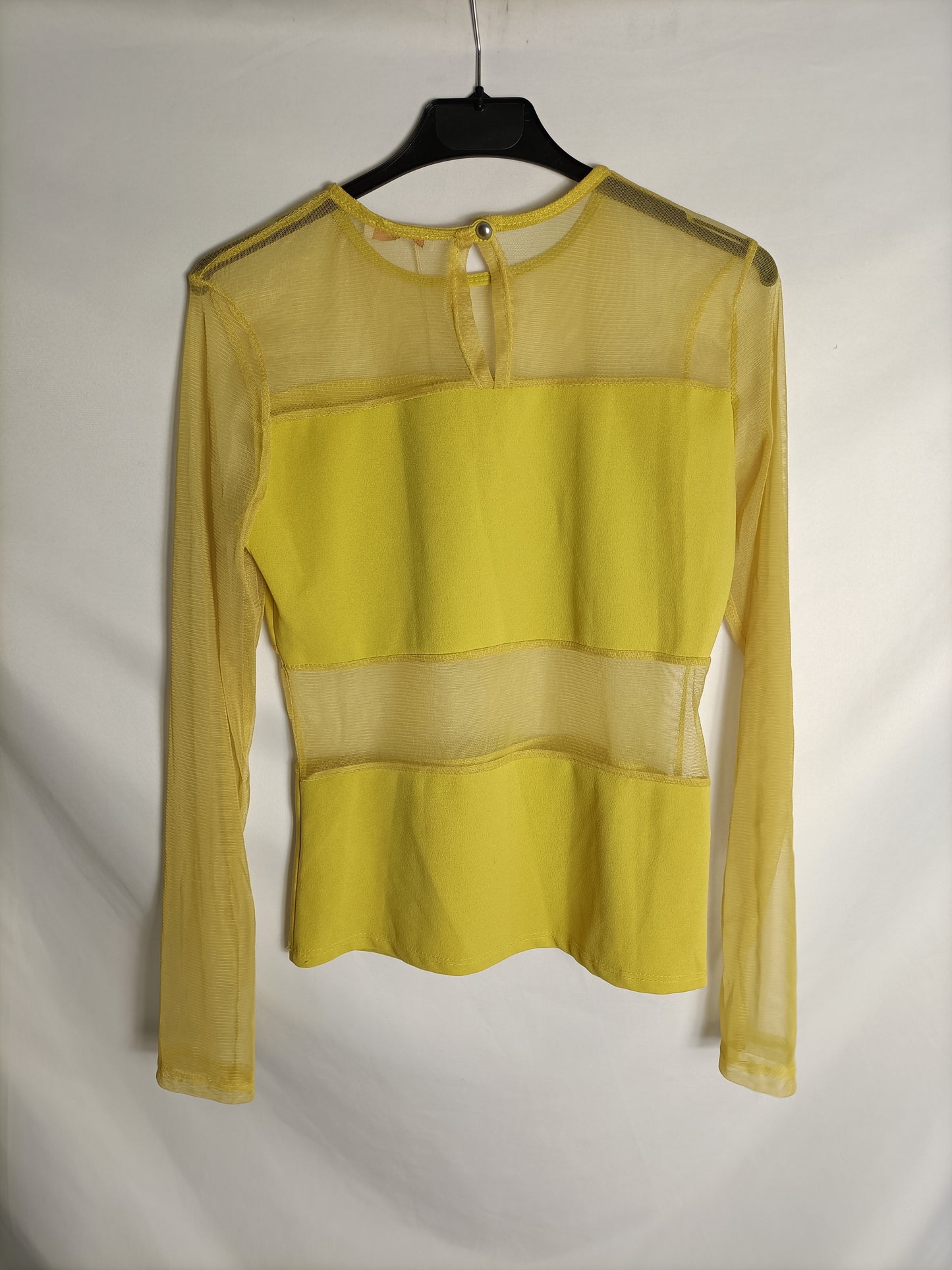 BOYI. Top amarillo doble textura T.u(s)
