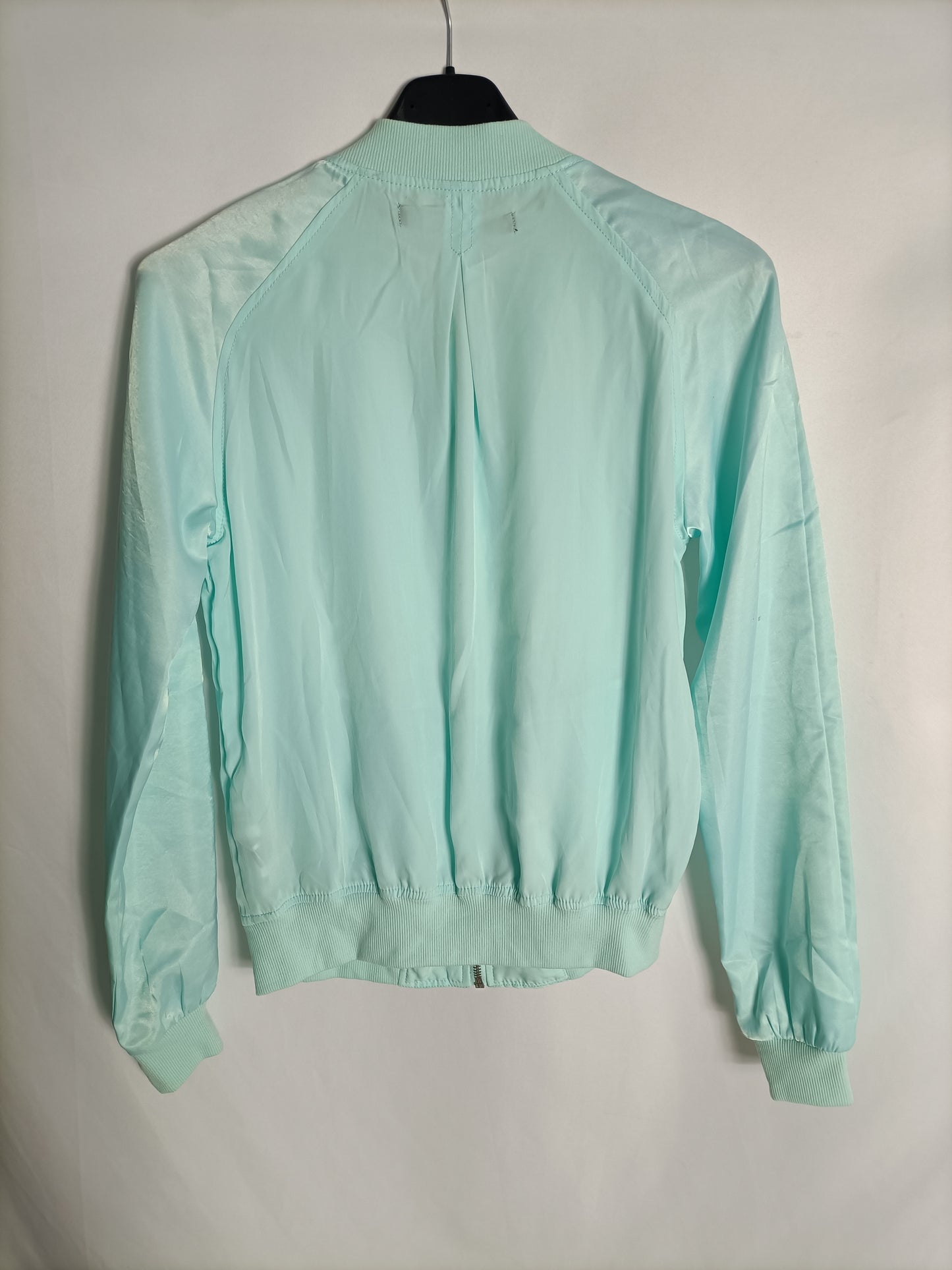 STRADIVARIUS. Bomber azul fluida T.s