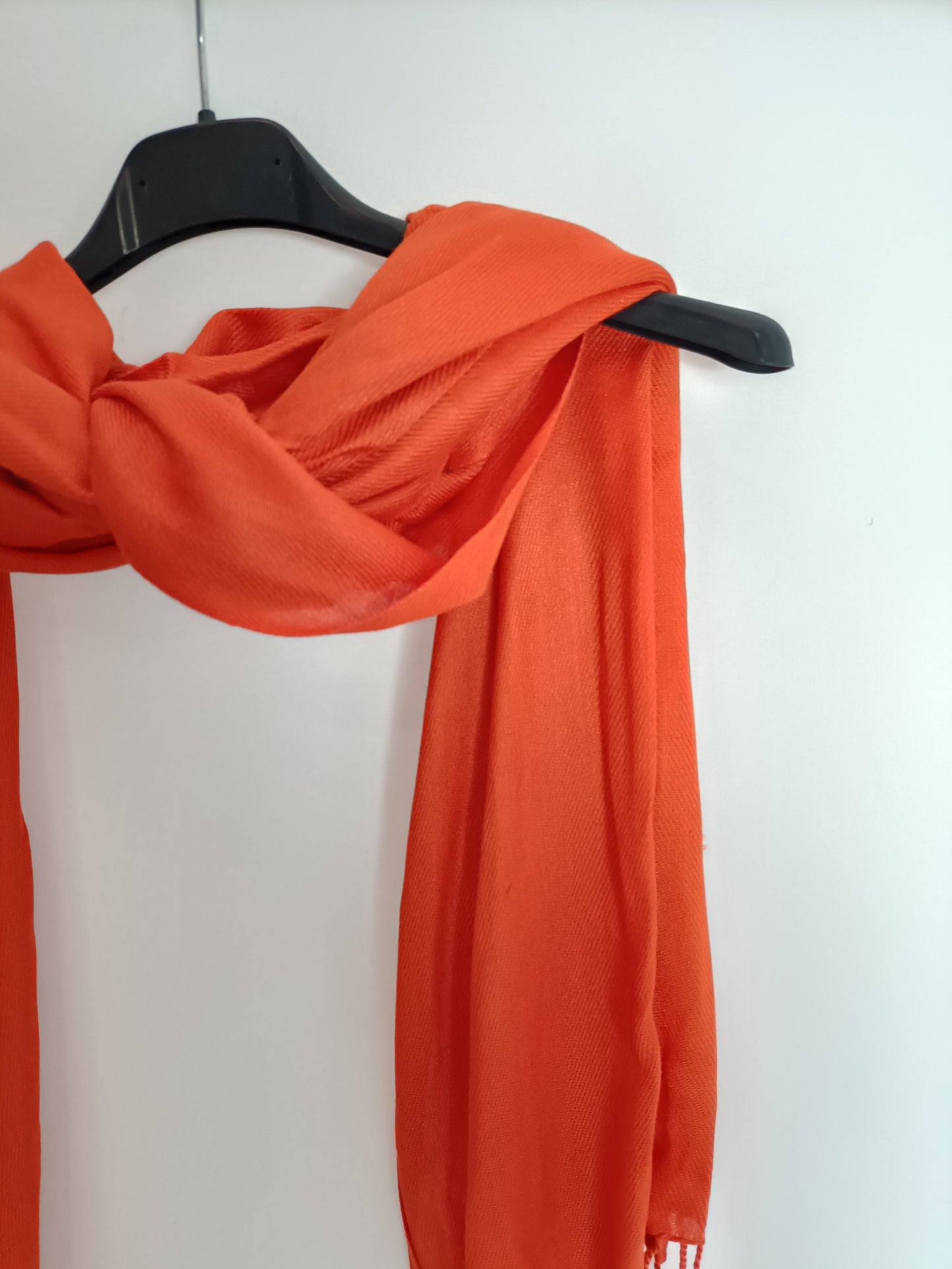 OTRAS. Fular/pashmina naranja