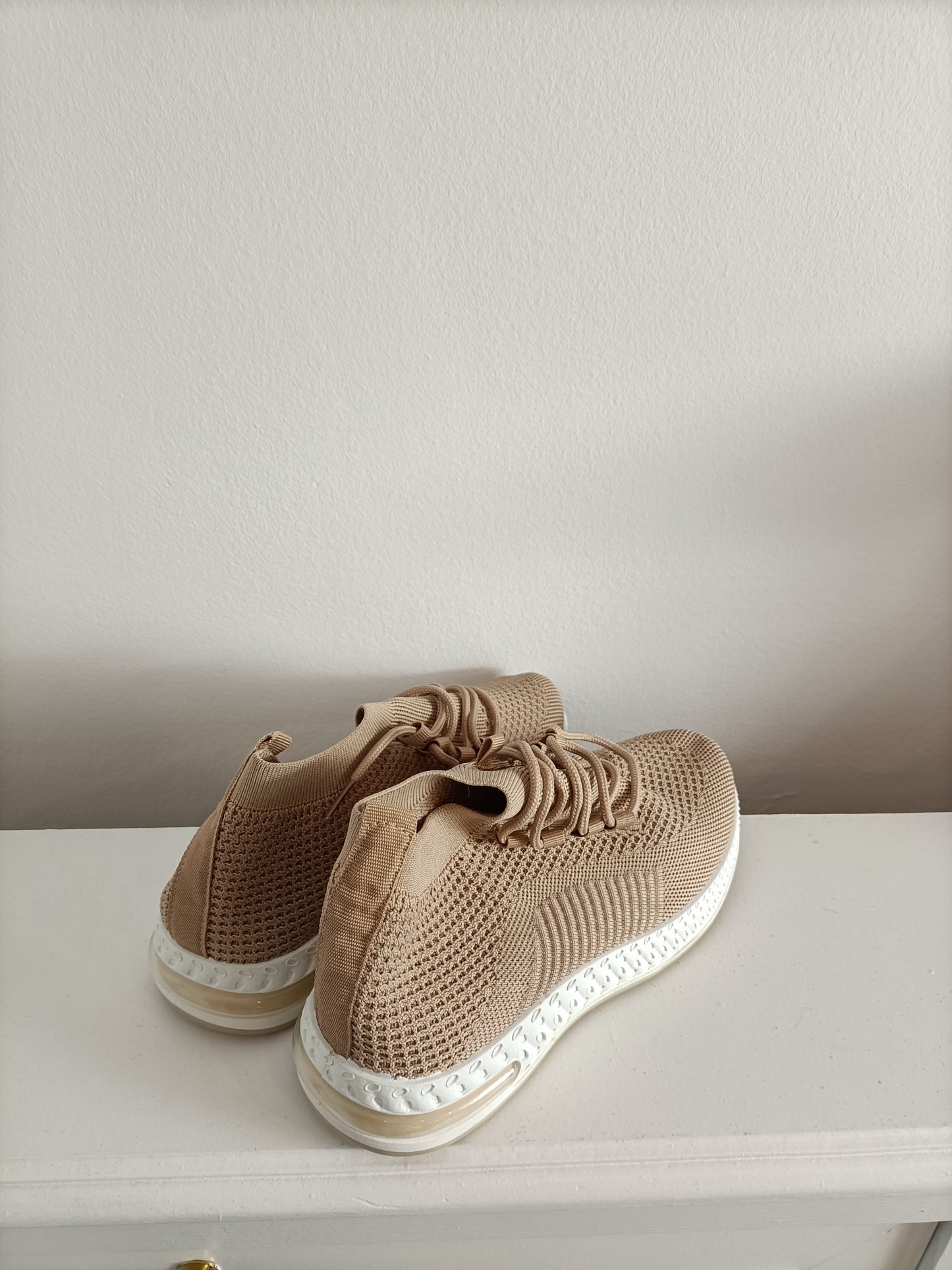 SUPERMADE. Zapatillas elásticas beige T.39