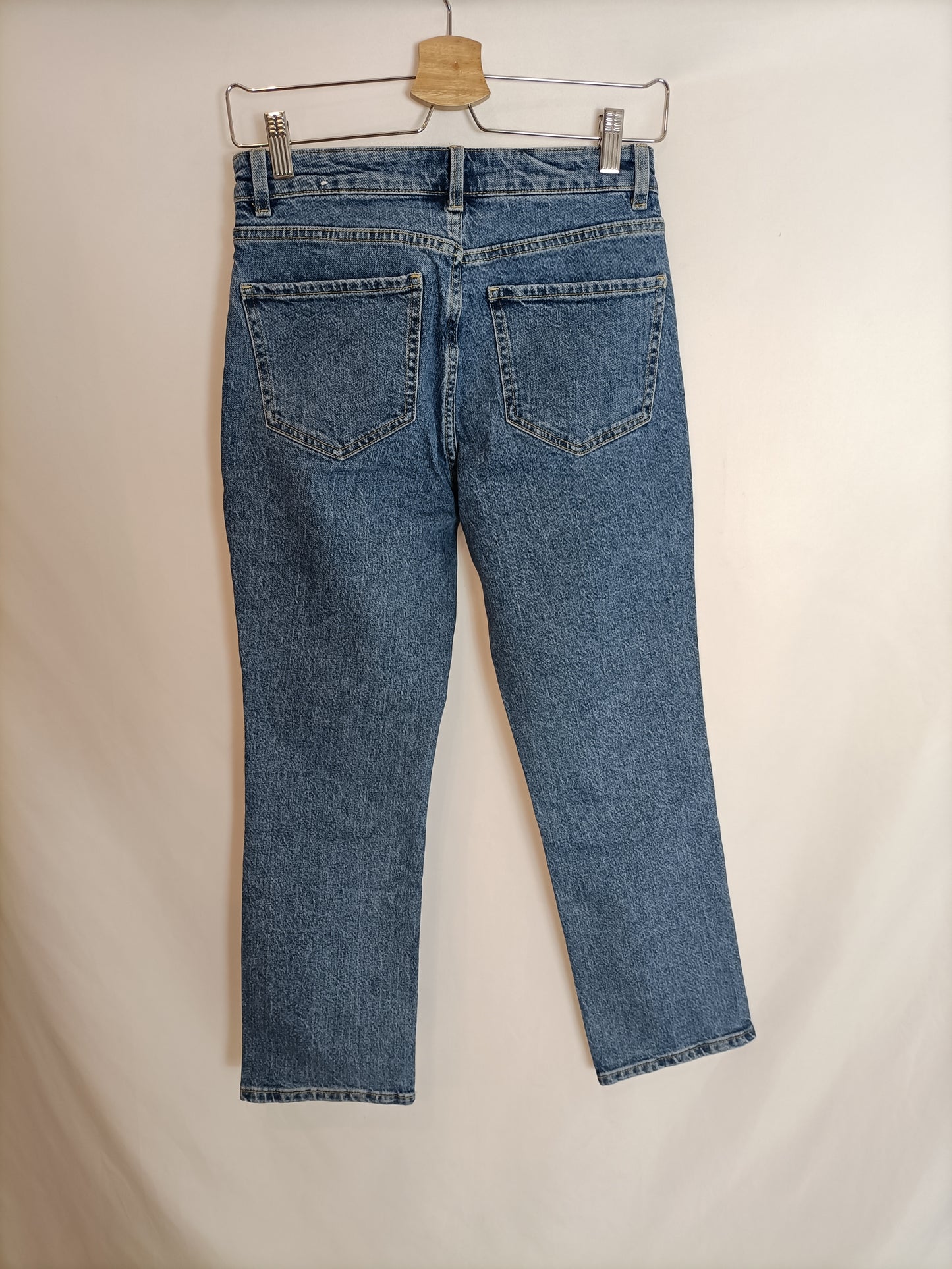 MANGO. Pantalón recto denim T.36