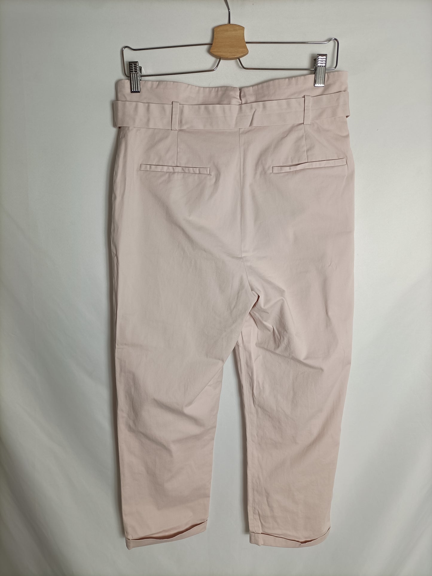 MASSIMO DUTTI. Pantalón rosa cinturón T.40