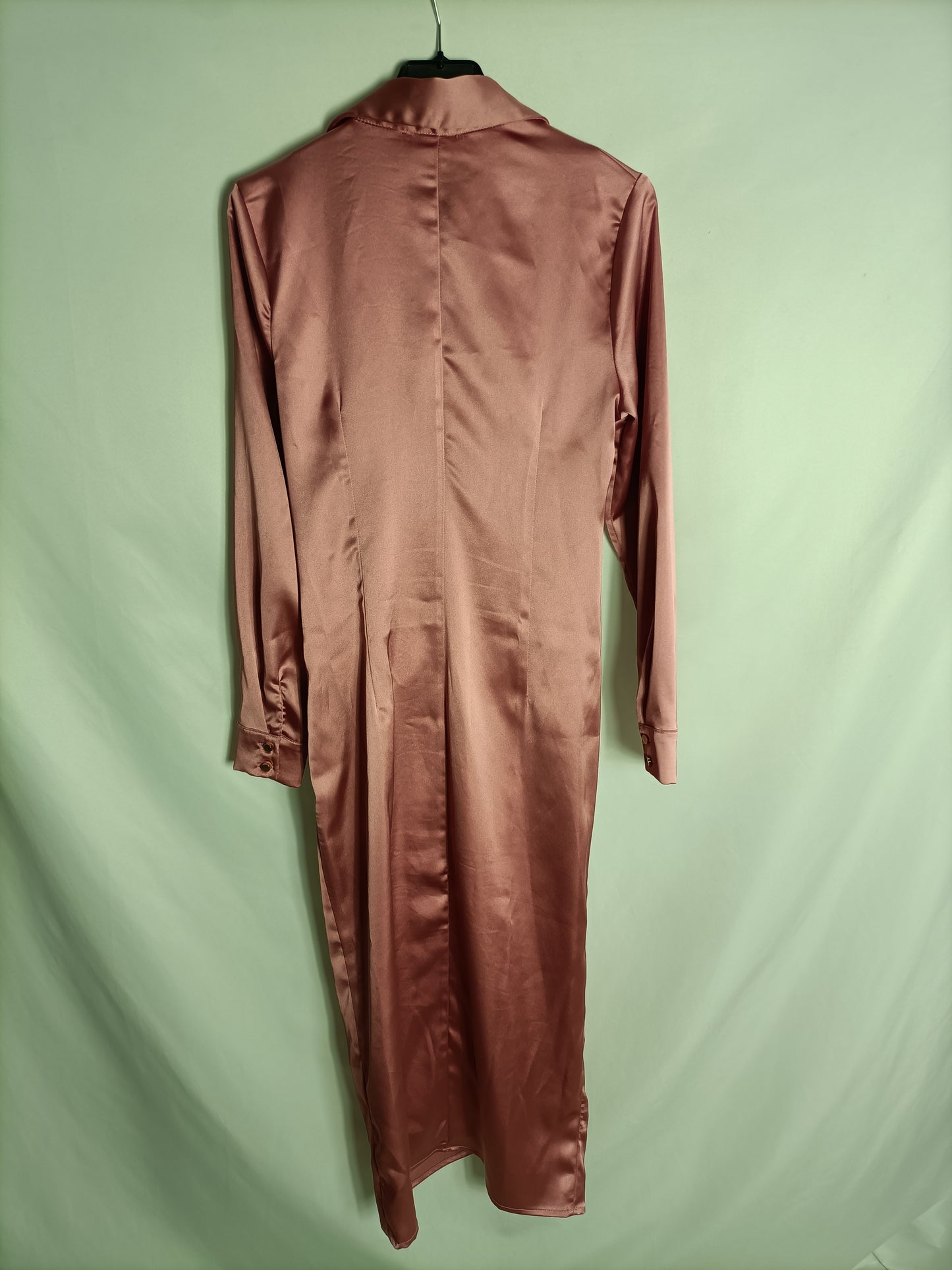 LINÚ. Vestido midi satinado T.s