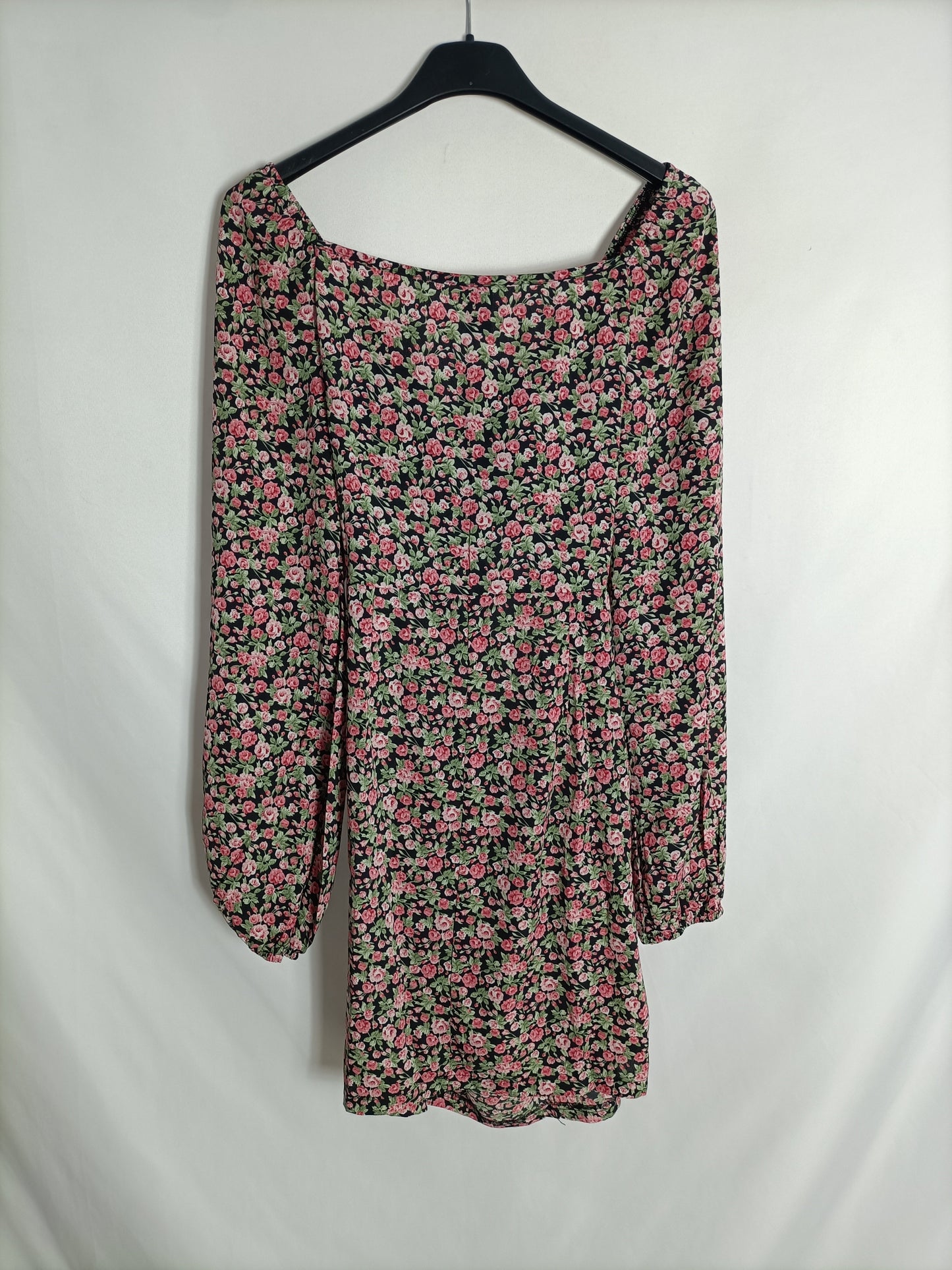 SHEIN. Vestido negro flores T.m