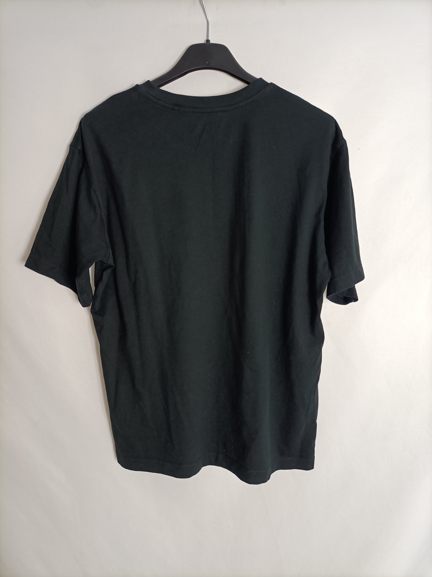 UNIQLO. Camiseta negra "Sailor Moon" T.s