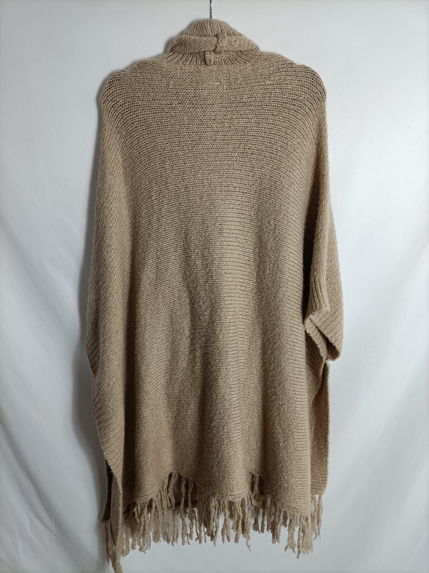 MANGO. Camel poncho with fringes