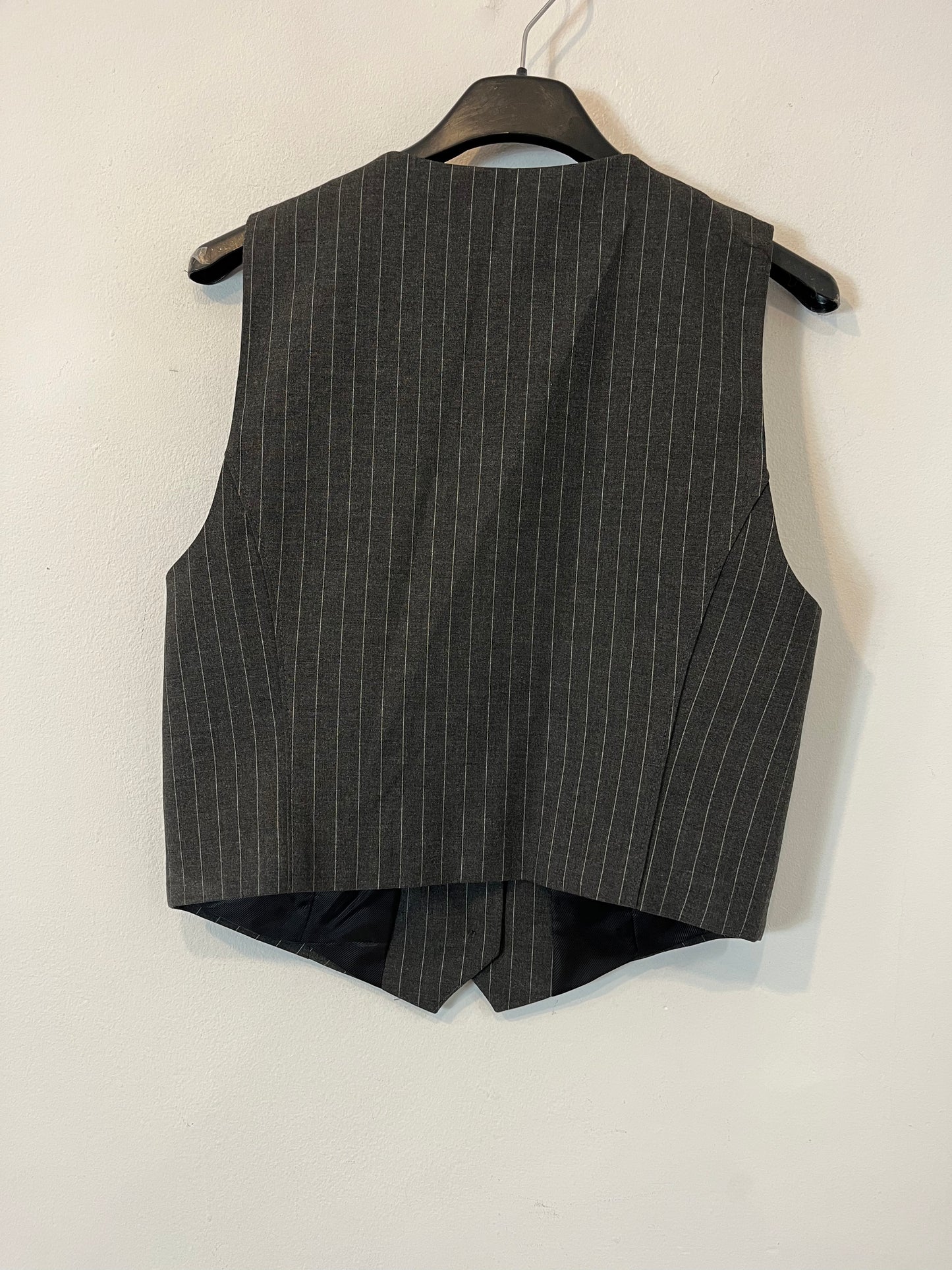 ZARA. Chaleco gris raya diplomática. T S