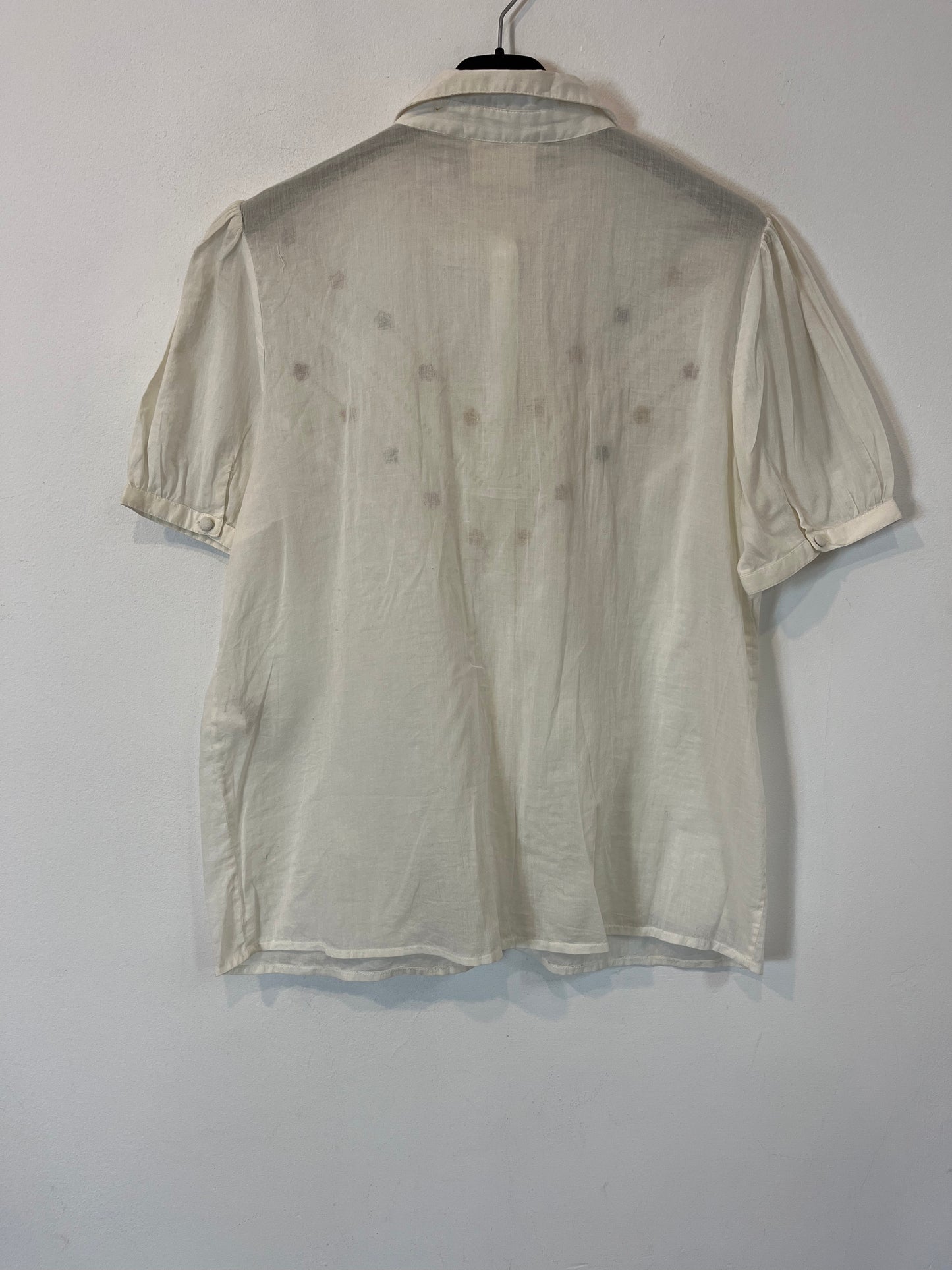 SÉZANE. Blusa blanca flores bordadas. T 38