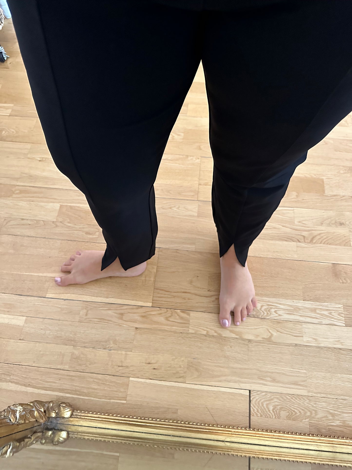 ASOS. Pantalón negro apertura T.54