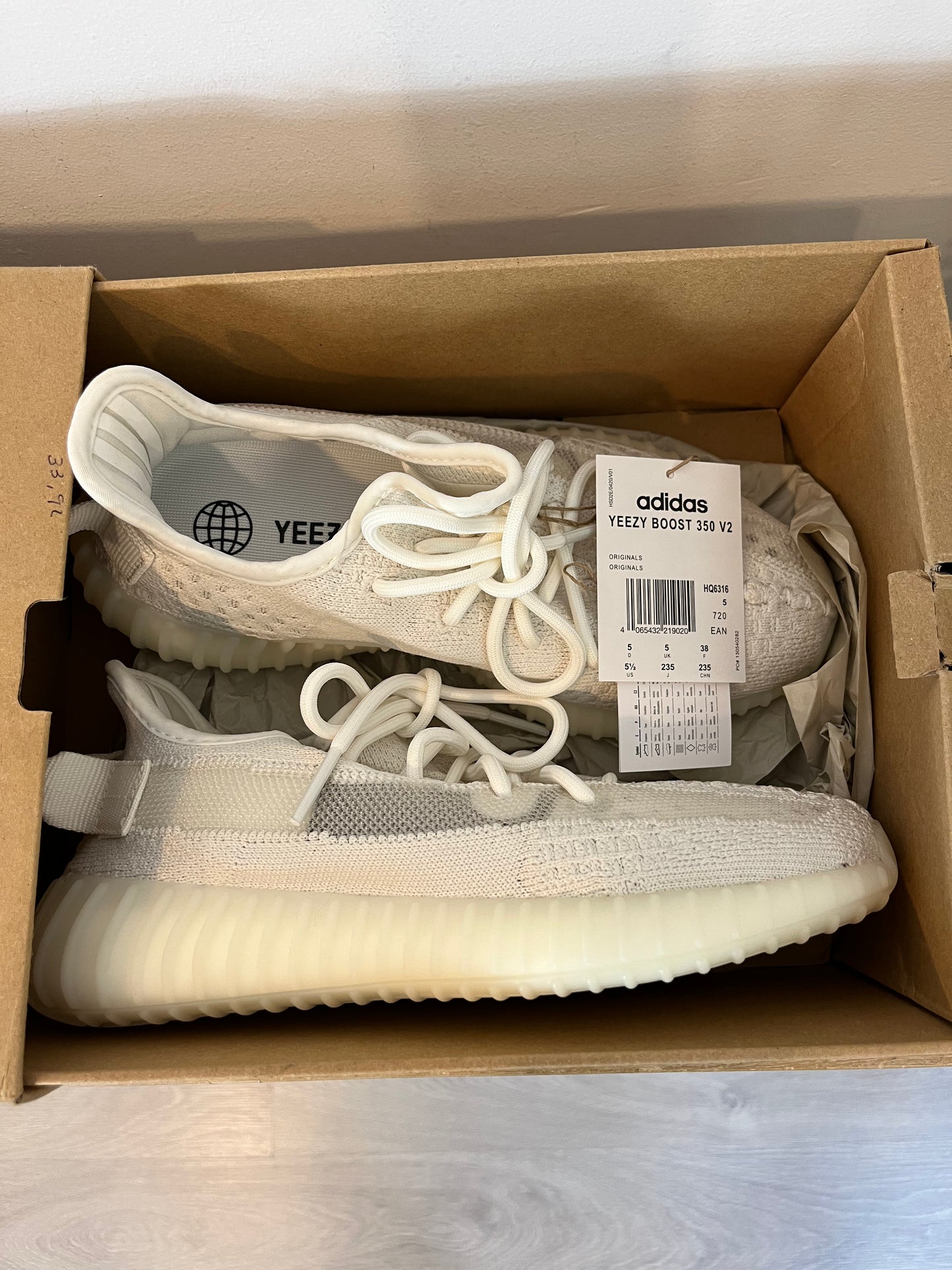 ADIDAS YEEZY BOOST 350 . Zapatillas blancas textura. T 38