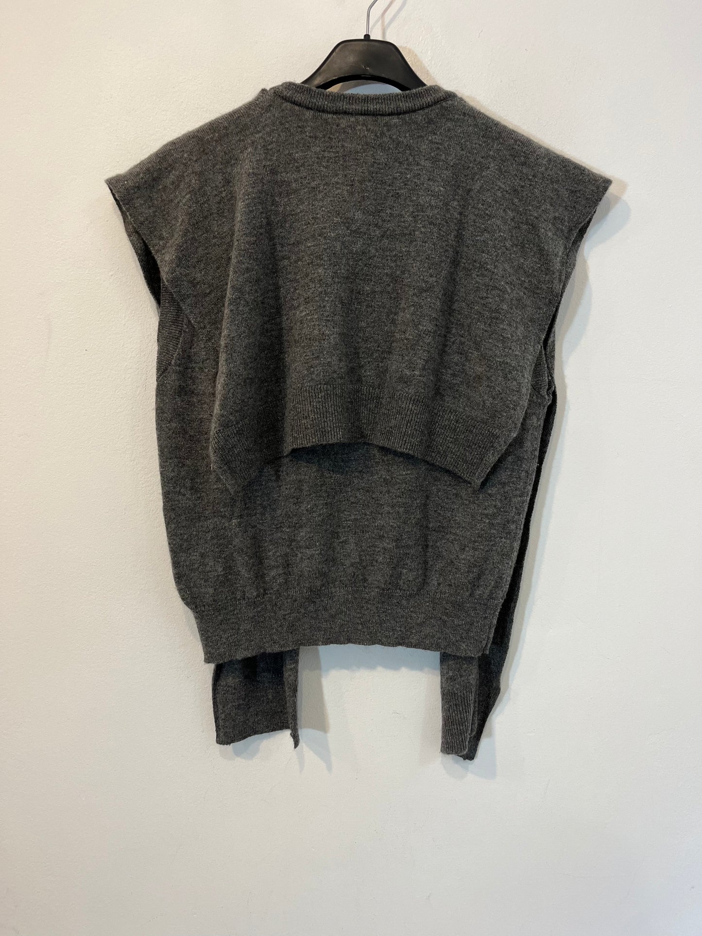 MASSIMO DUTTI. Gray wool vest. TM