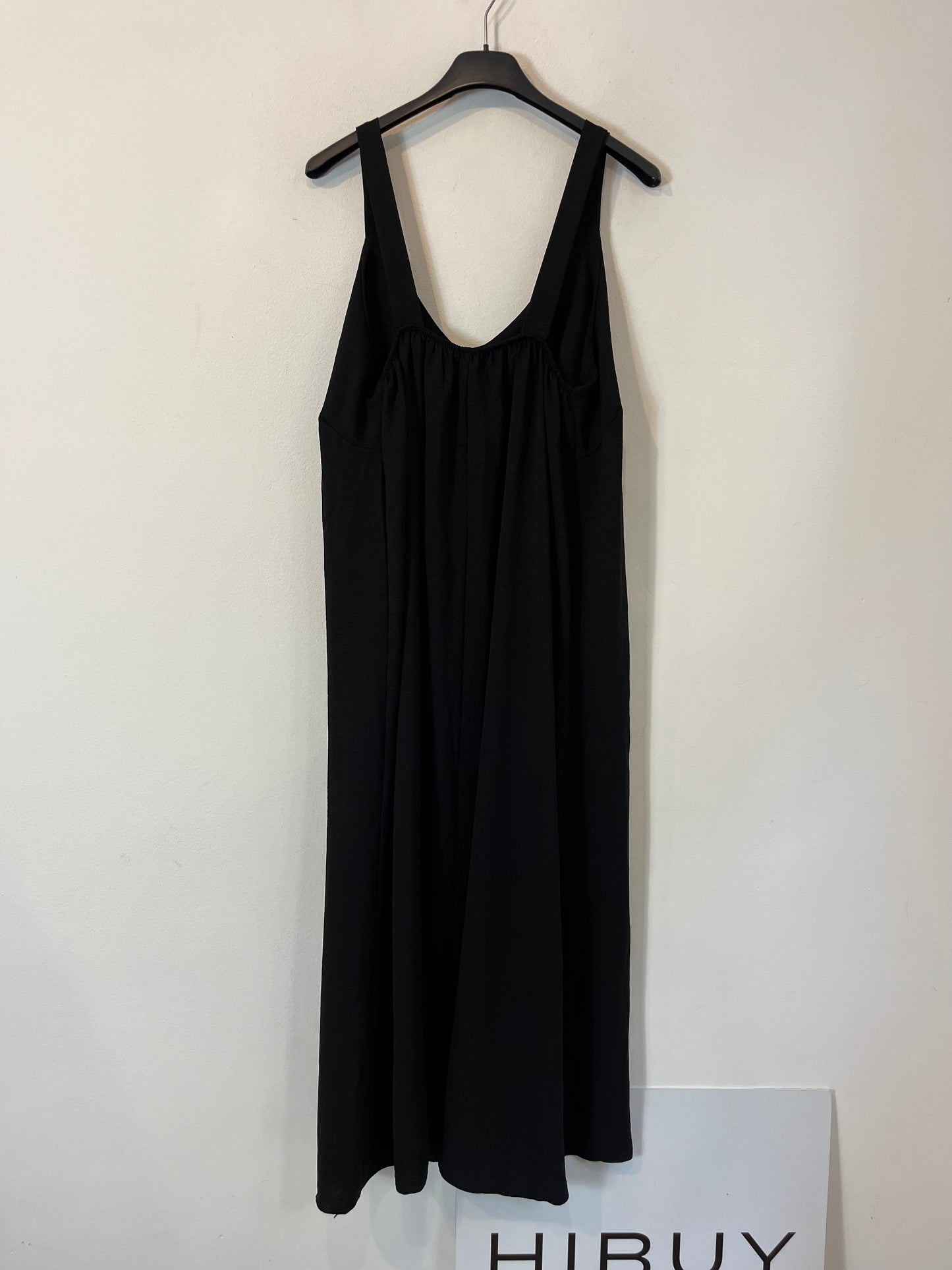 ALGO BONITO. Vestido negro fluido T.(s/m)