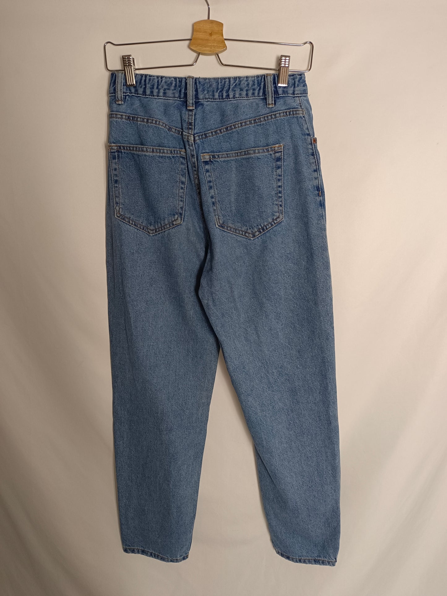 PULL&BEAR. Pantalón monfit vaquero T.36
